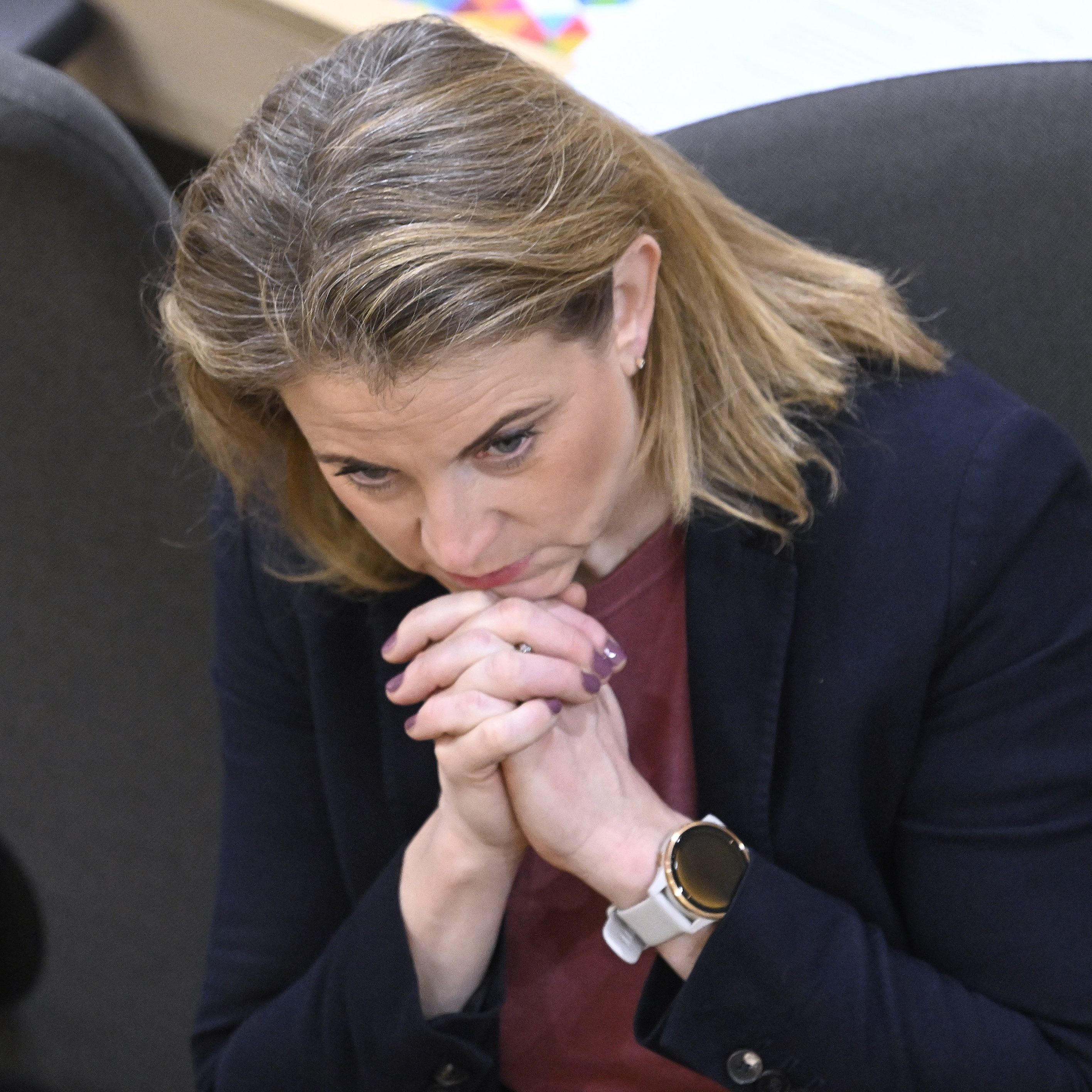 NEOS-Chefin Beate Meinl-Reisinger fordert von der Regierung strukturelle Reformen, da die Mittelschicht zusätzlich unter Druck gerate.