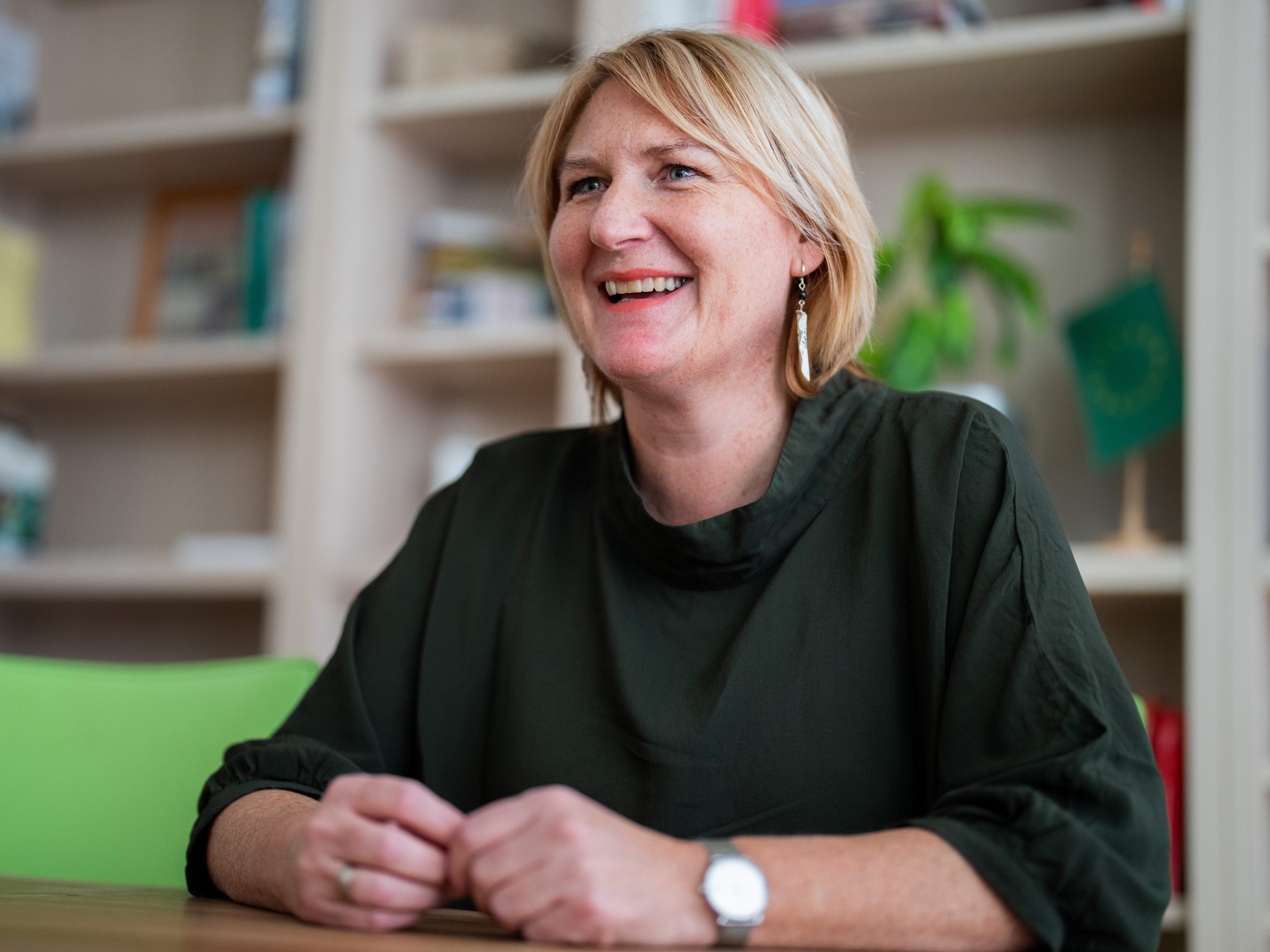 Steckbrief von Grünen-Spitzenkandidaten Helga Krismer. Steckbrief von Grünen-Spitzenkandidaten Helga Krismer.