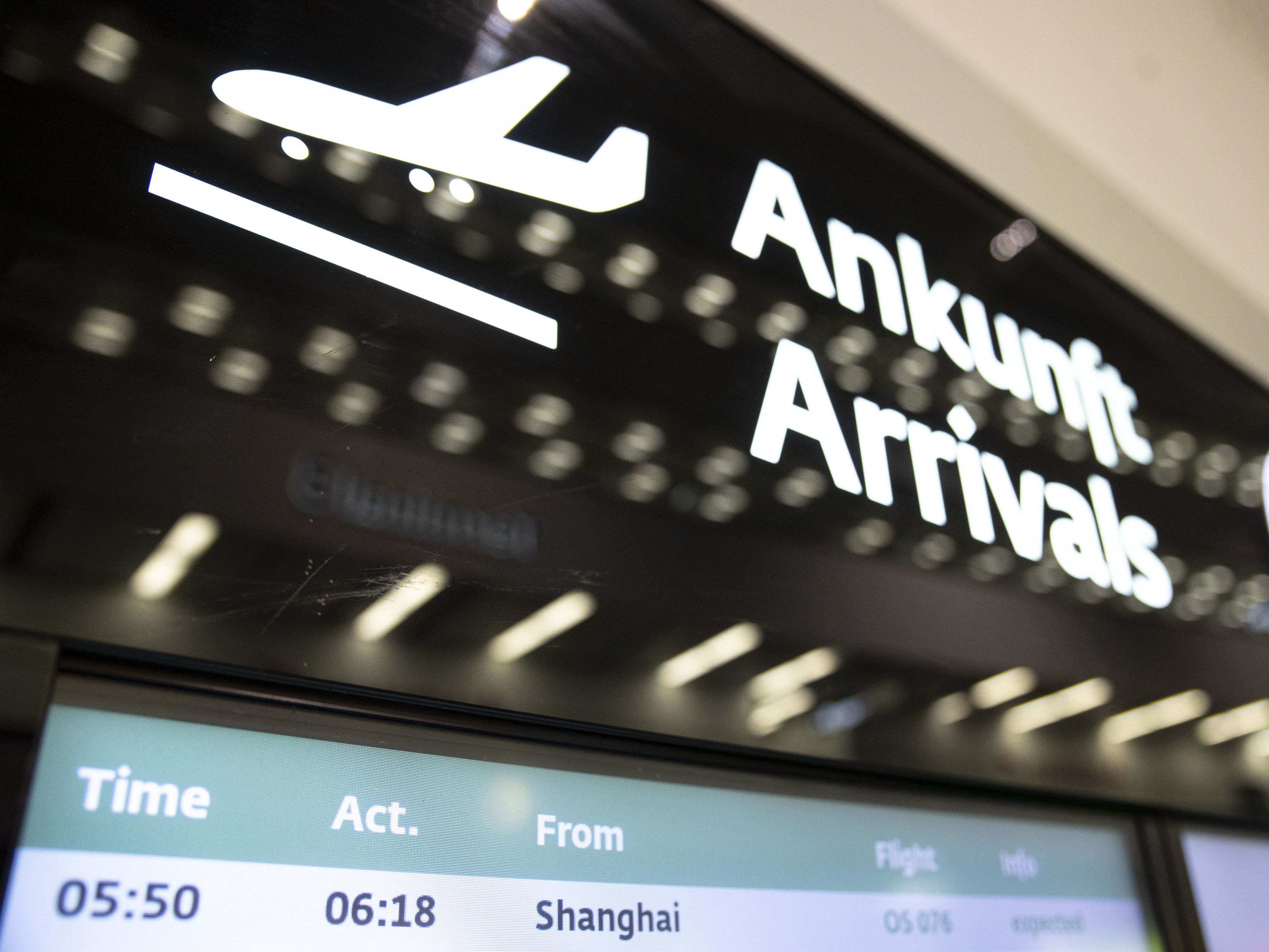 Der erste Flug aus China seit Jahren ist Montagfrüh in Österreich gelandet. Der erste Flug aus China seit Jahren ist Montagfrüh in Österreich gelandet.