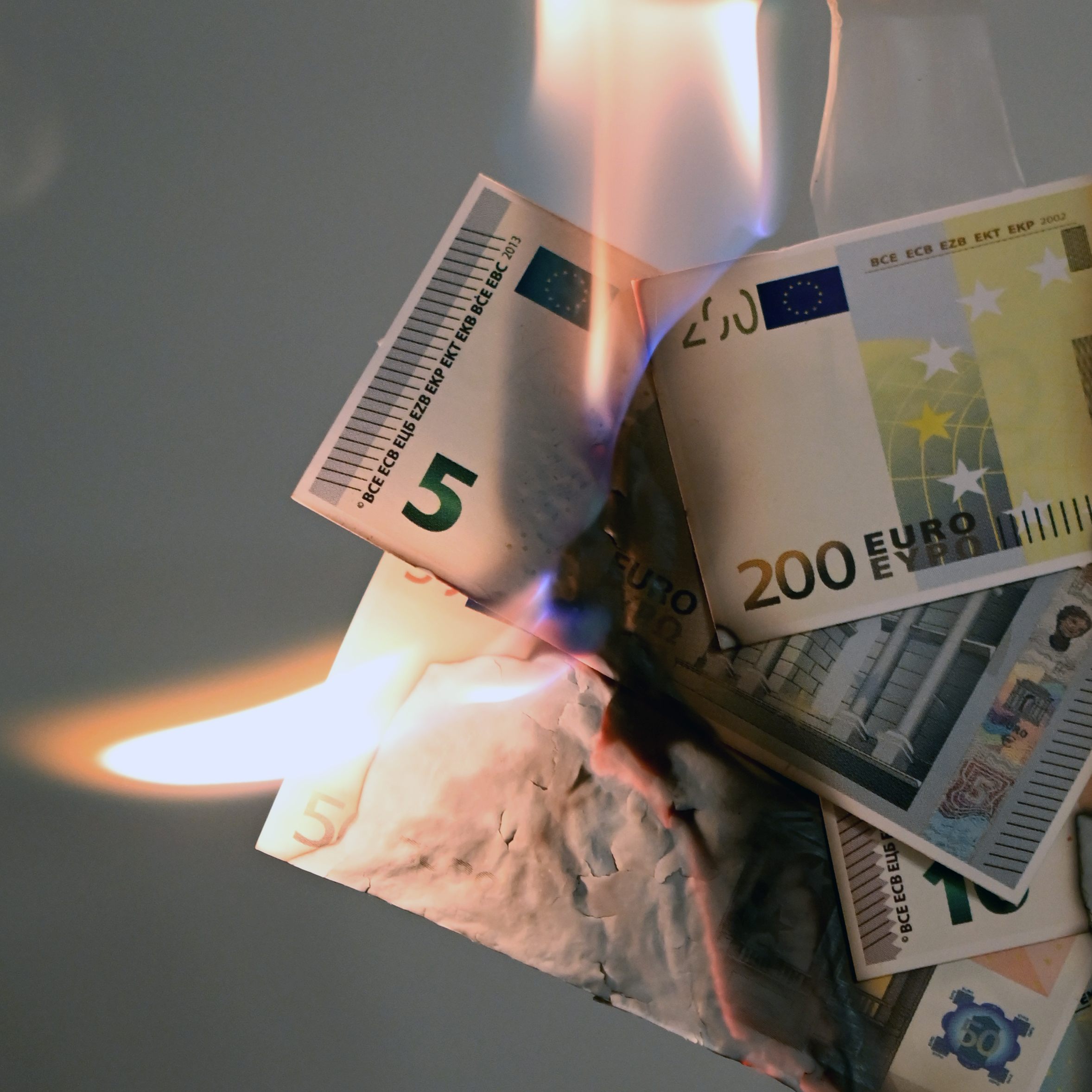 Die Inflation lässt die Österreicher Einkommensverluste befürchten.