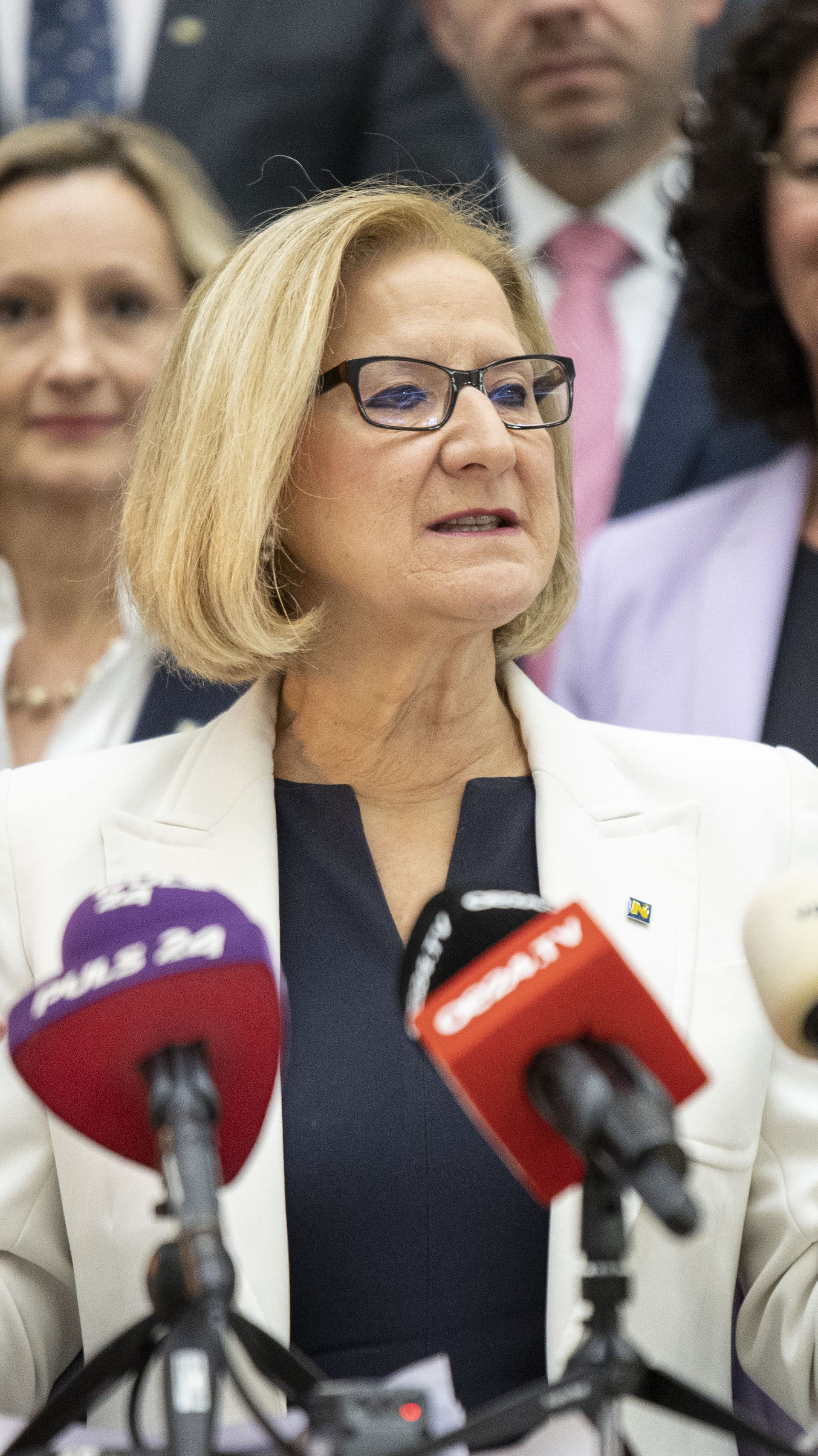 Landeshauptfrau Mikl-Leitner muss laut Umfrage um ihre absolute Mehrheit zittern.