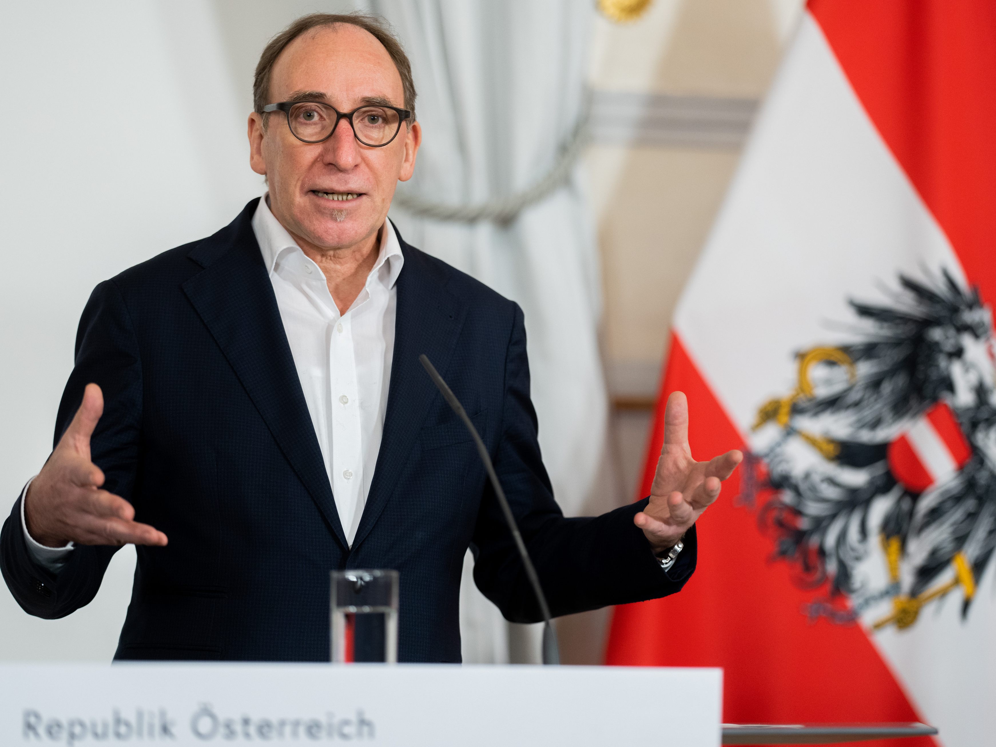 Gesundheitsminister Johannes Rauch zeigte sich zufrieden mit der schnellen Umsetzung der Coronatest-Pflicht. Gesundheitsminister Johannes Rauch zeigte sich zufrieden mit der schnellen Umsetzung der Coronatest-Pflicht.