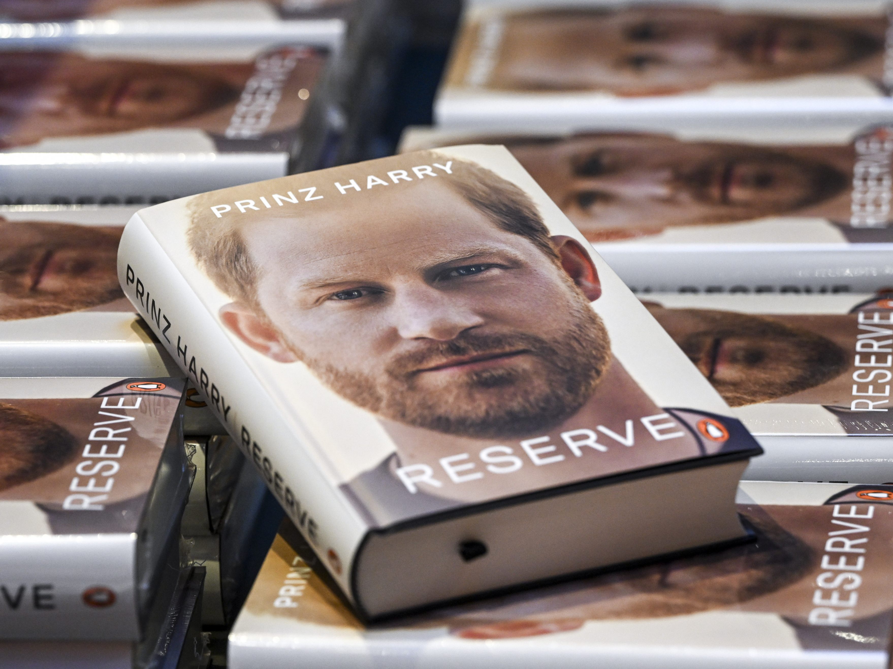 Die Biografie von Prinz Harry "Reserve" ist erschienen. Die Biografie von Prinz Harry "Reserve" ist erschienen.