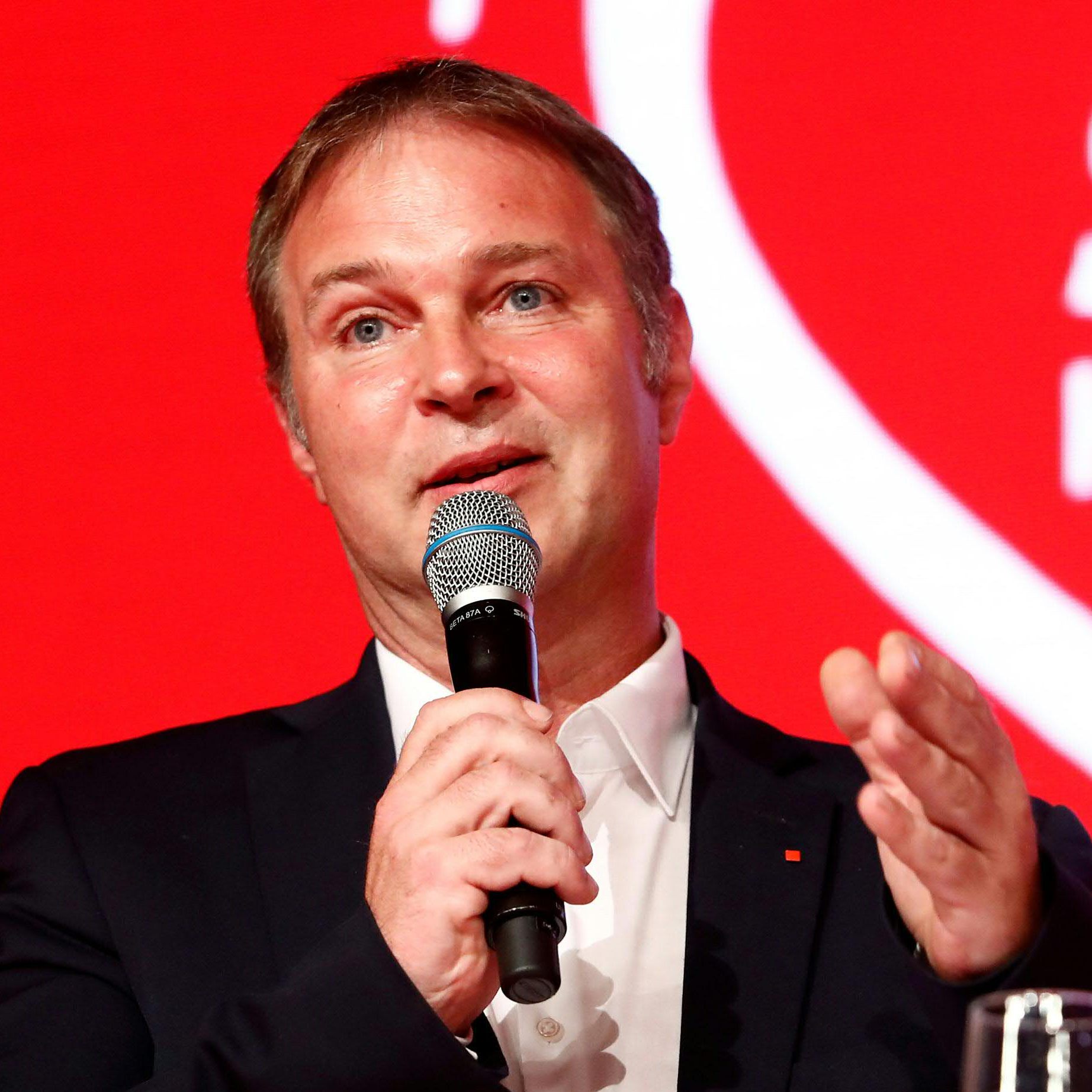 Traiskirchens Bürgermeister, Andreas Babler (SPÖ), zeigte sich von den 20.000 Vorzugsstimmen für ihn bei der NÖ-Wahl "überwältigt".