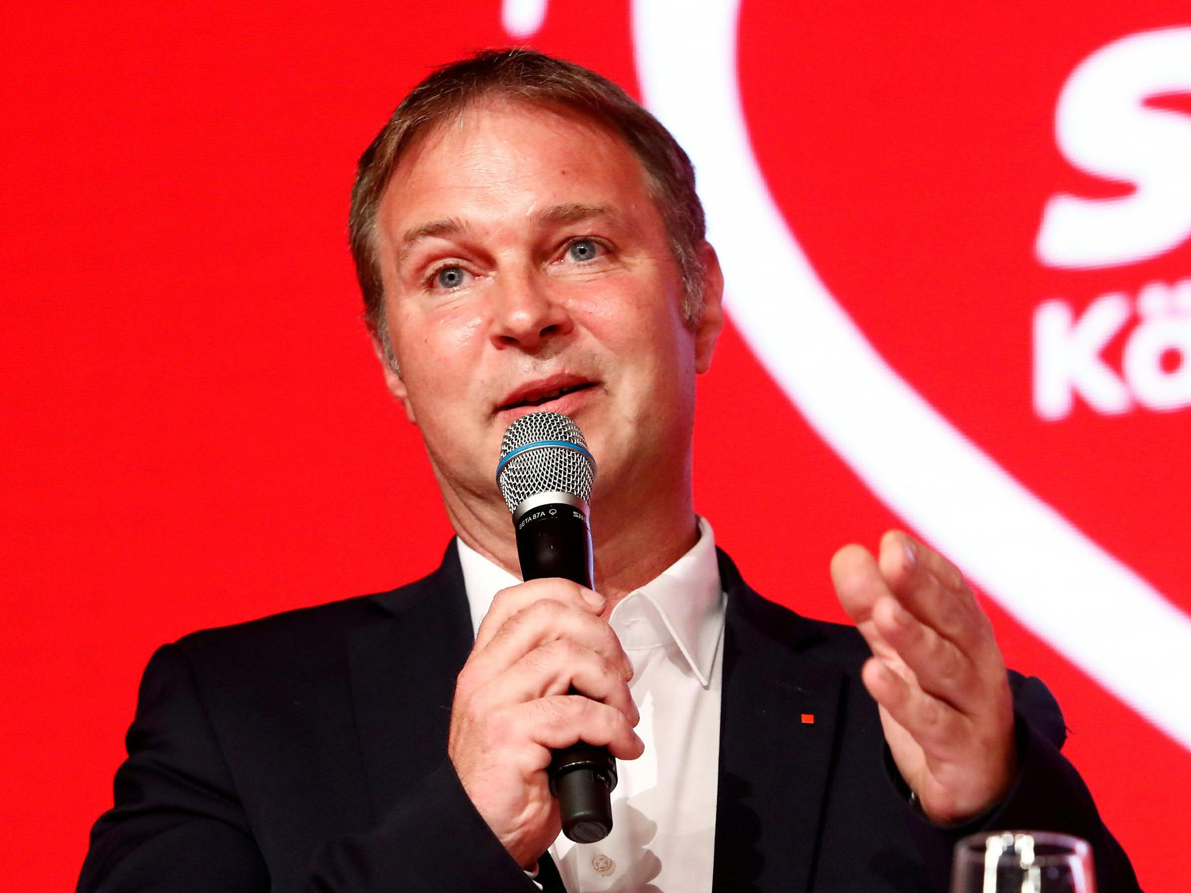 Traiskirchens Bürgermeister, Andreas Babler (SPÖ), zeigte sich von den 20.000 Vorzugsstimmen für ihn bei der NÖ-Wahl "überwältigt". Traiskirchens Bürgermeister, Andreas Babler (SPÖ), zeigte sich von den 20.000 Vorzugsstimmen für ihn bei der NÖ-Wahl "überwältigt".