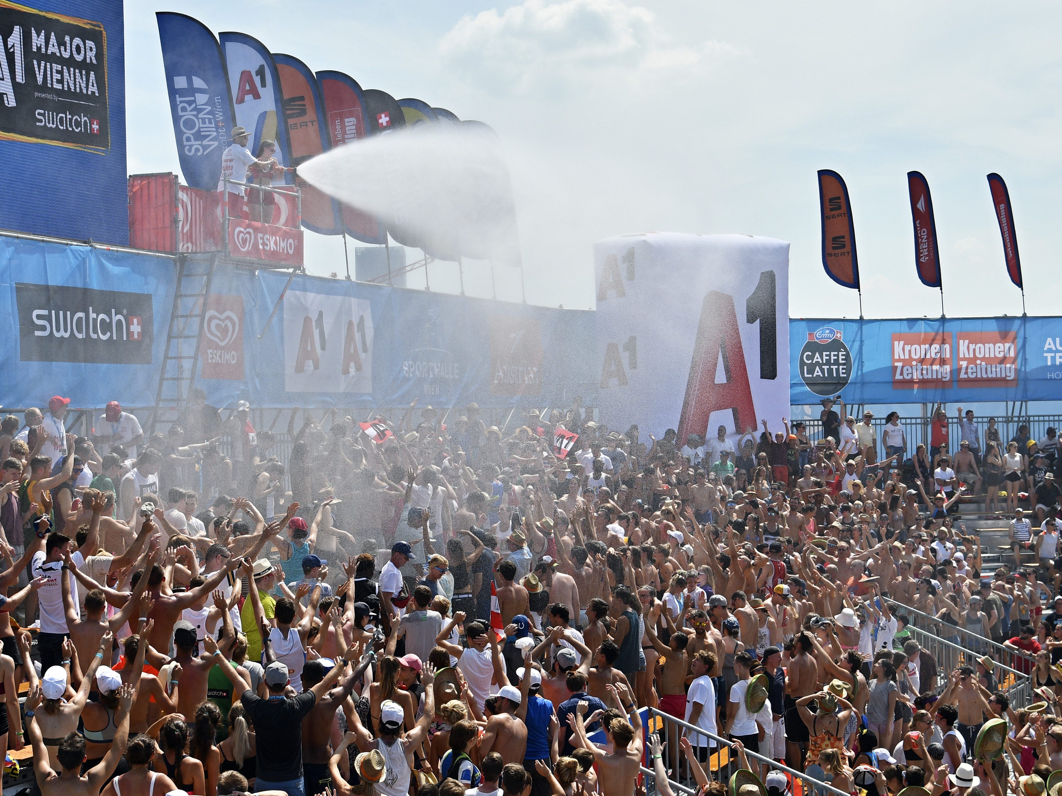Die Beachvolleyball-EM 2023 steigt auf der Wiener Donauinsel. Die Beachvolleyball-EM 2023 steigt auf der Wiener Donauinsel.
