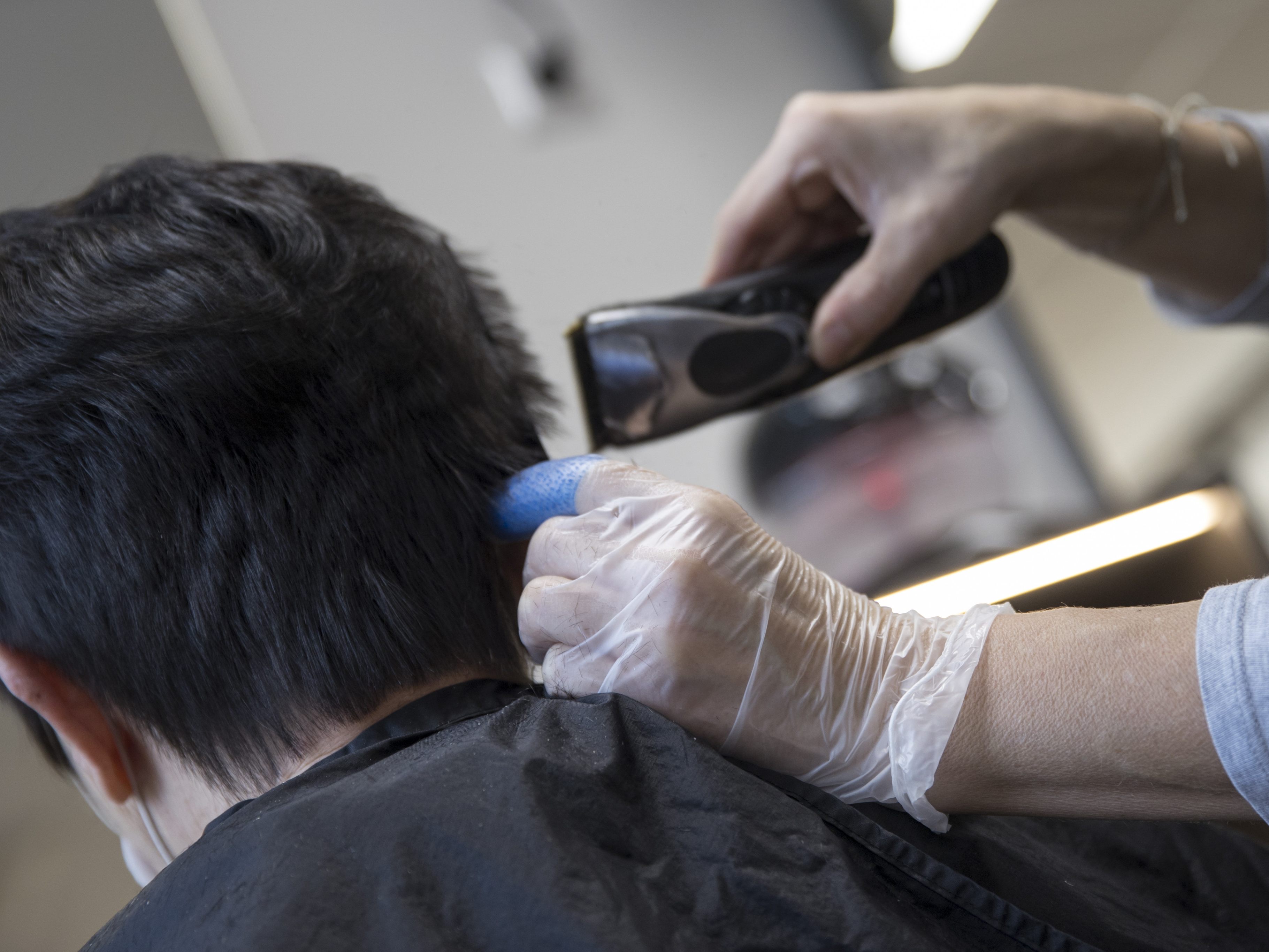 Kostenloser Haarschnitt für Kunden von Wiener Sozialmarkt.