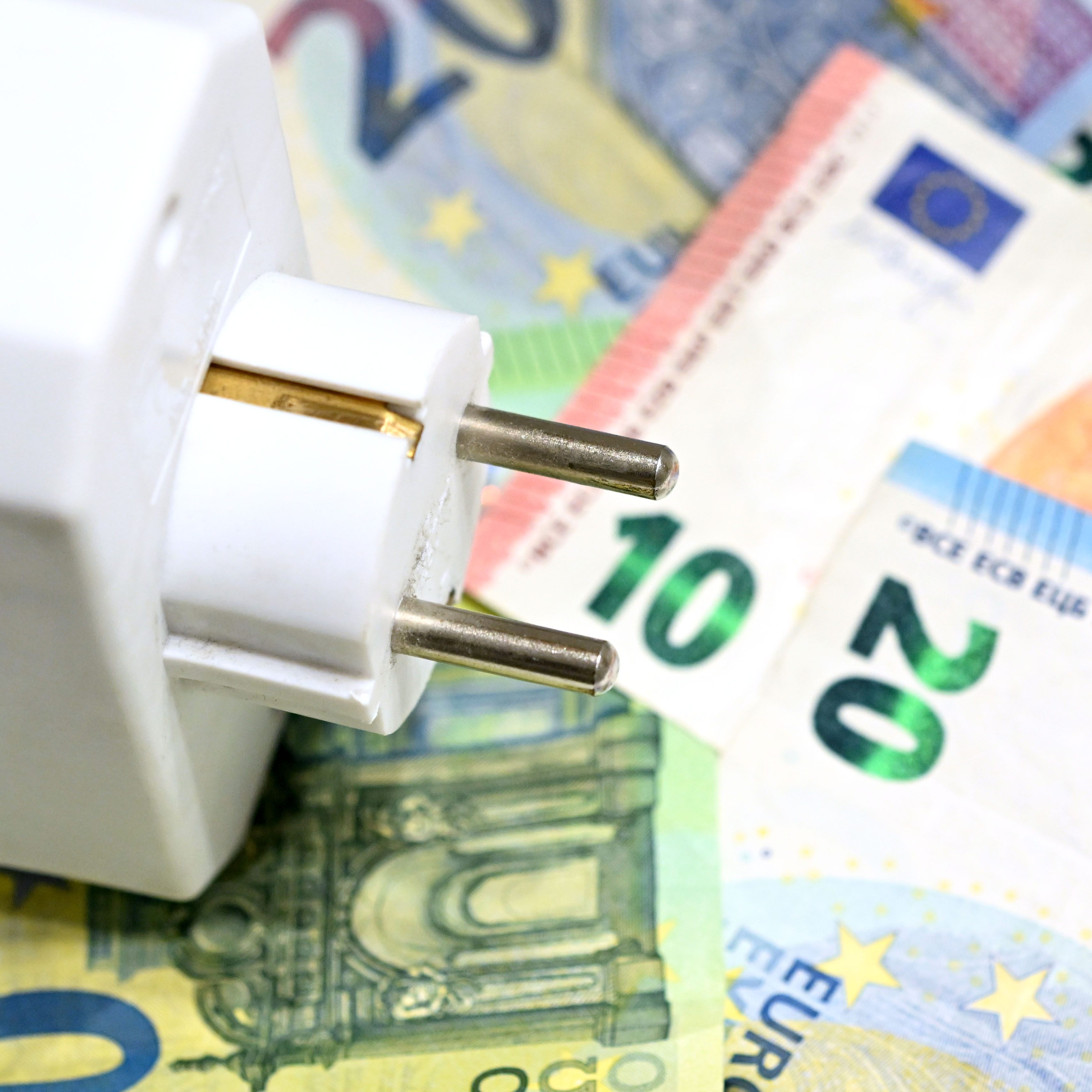 E-Control und BWB nehmen die Strom- und Gasmärkte ins Visier.