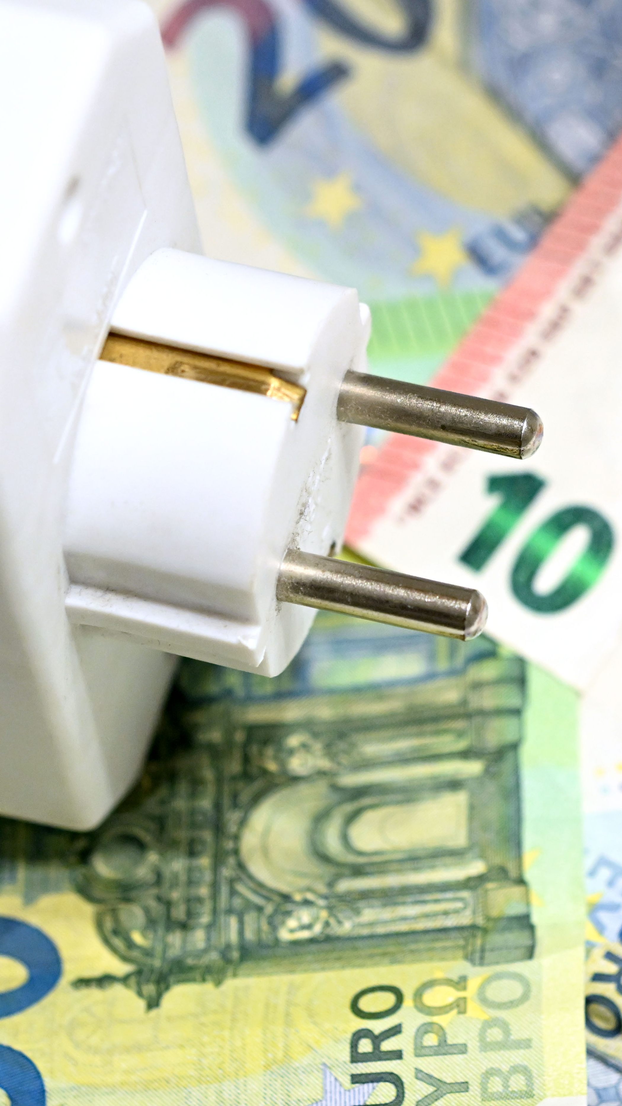 E-Control und BWB nehmen die Strom- und Gasmärkte ins Visier.