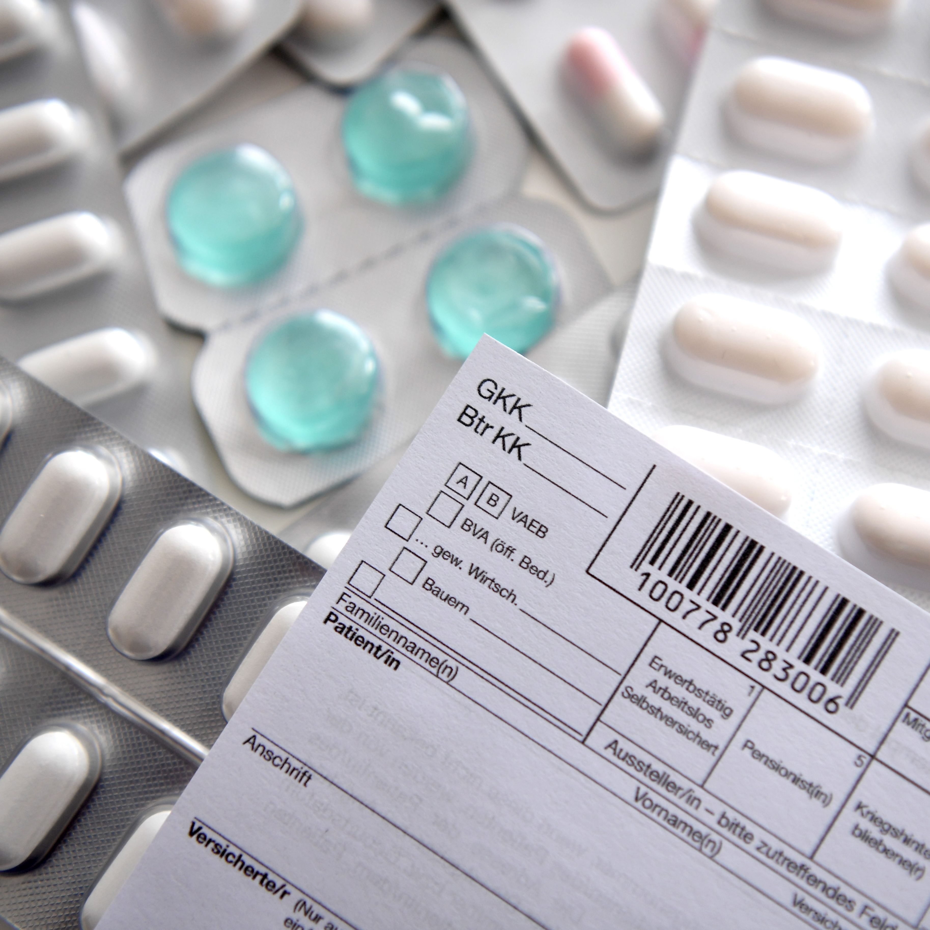 Anlässlich des Medikamentenengpasses fordert die SPÖ die Produktion zurück nach Europa zu holen.