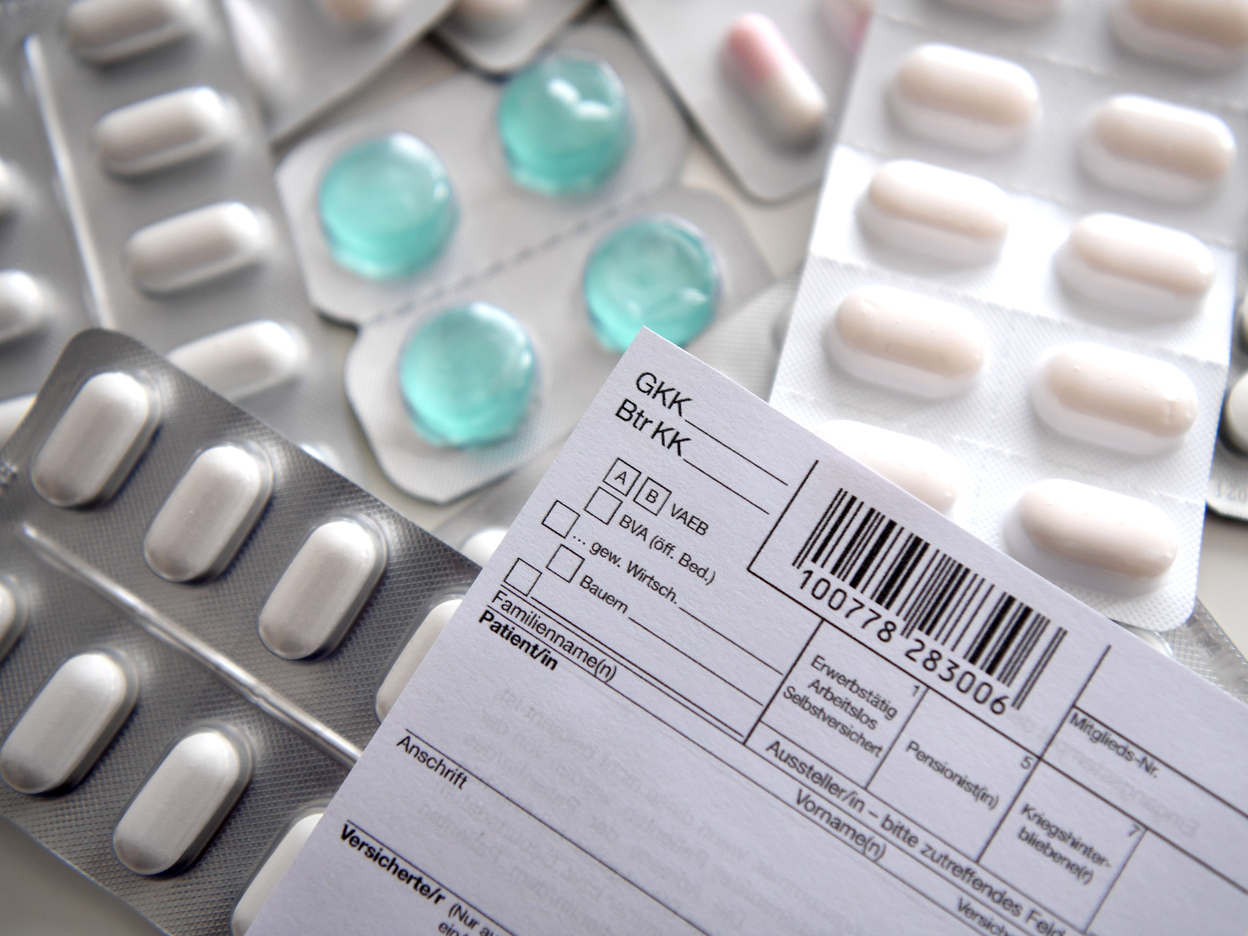 Anlässlich des Medikamentenengpasses fordert die SPÖ die Produktion zurück nach Europa zu holen.