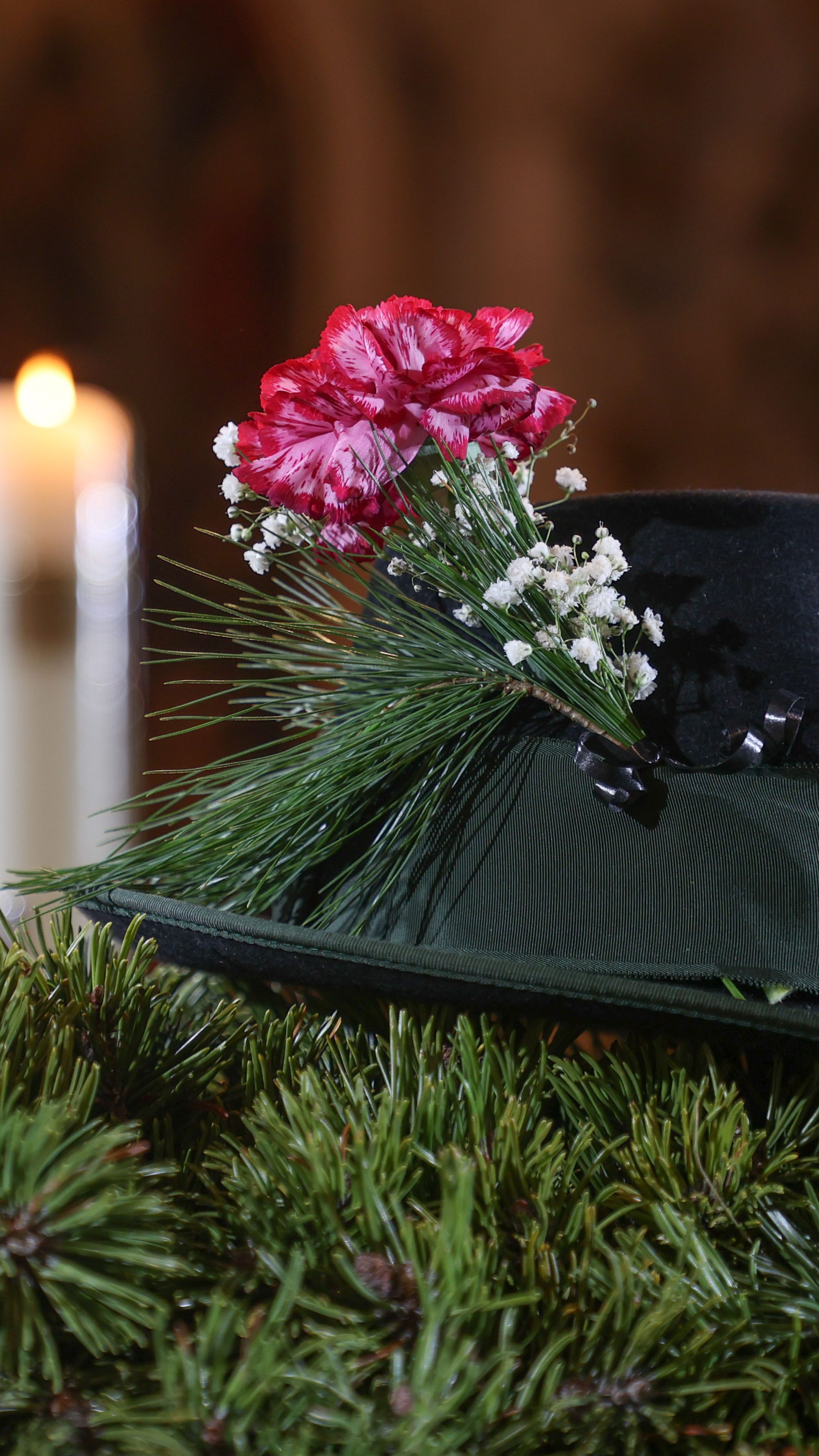 Einige Exponate aus dem Nachlass von ORF-Moderator Sepp Forcher werden versteigert.