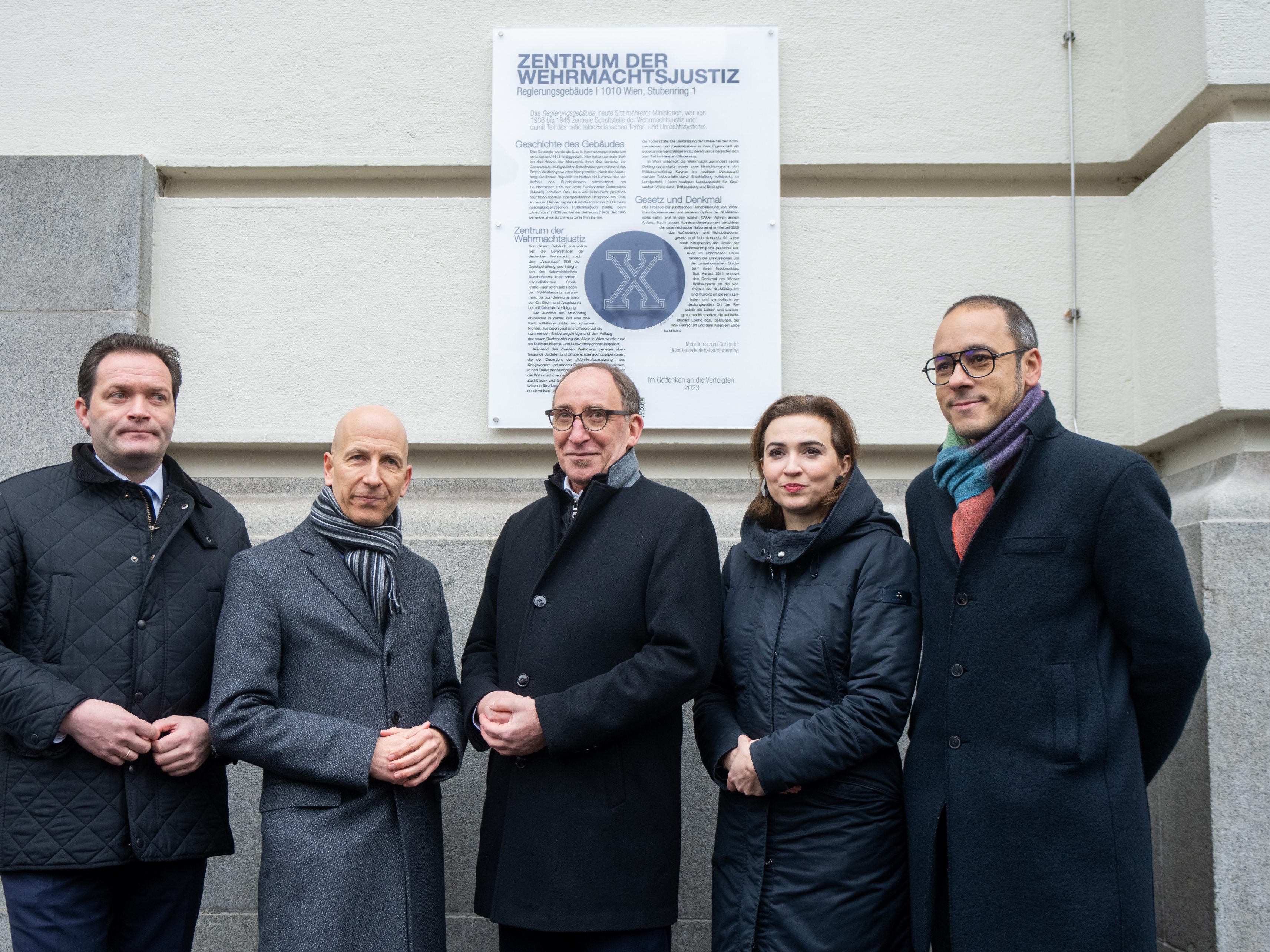Die Gedenktafel für die Opfer der NS-Militärjustiz wurde enthüllt. Die Gedenktafel für die Opfer der NS-Militärjustiz wurde enthüllt.