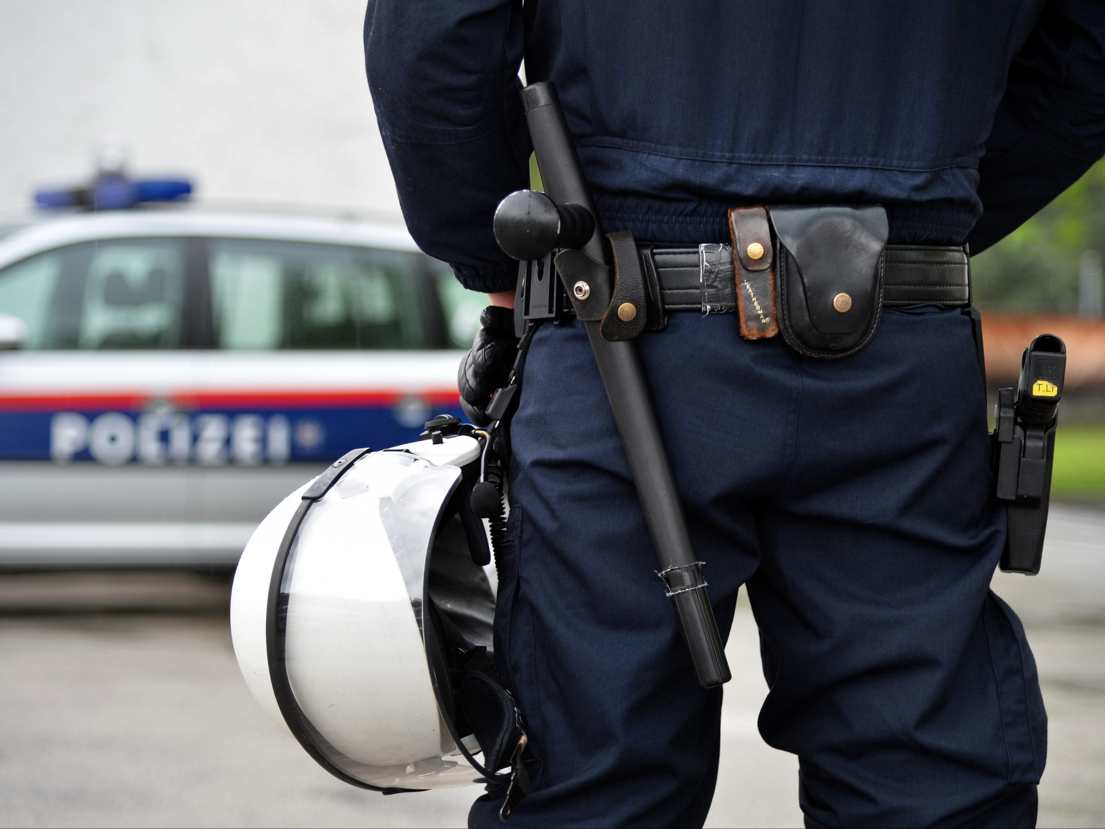 2023 soll eine unabhängige Beschwerdestelle bei Polizeigewalt in Österreich realisiert werden. 2023 soll eine unabhängige Beschwerdestelle bei Polizeigewalt in Österreich realisiert werden.