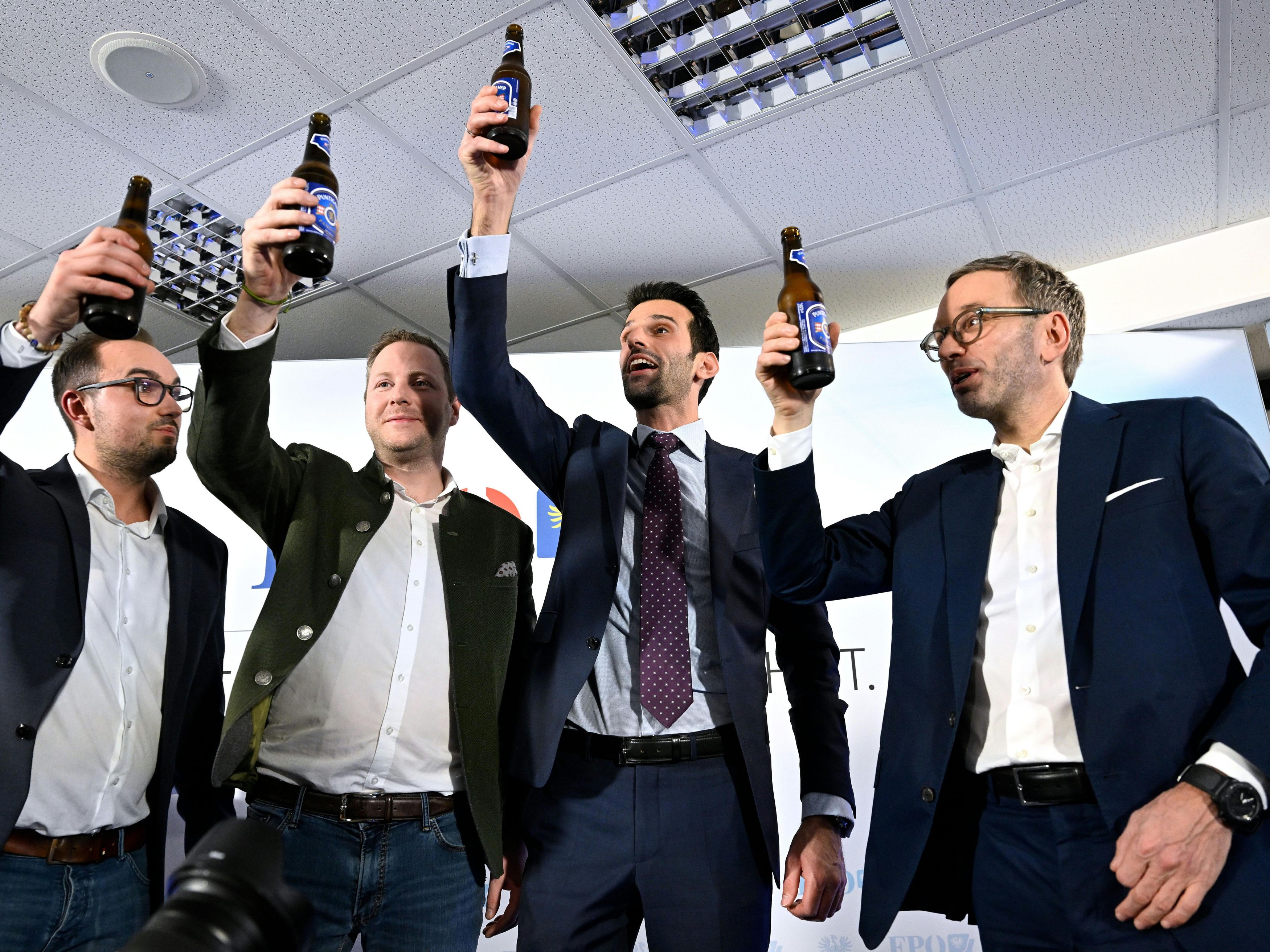 So feierten die Parteien nach der Landtagswahl in Niederösterreich.