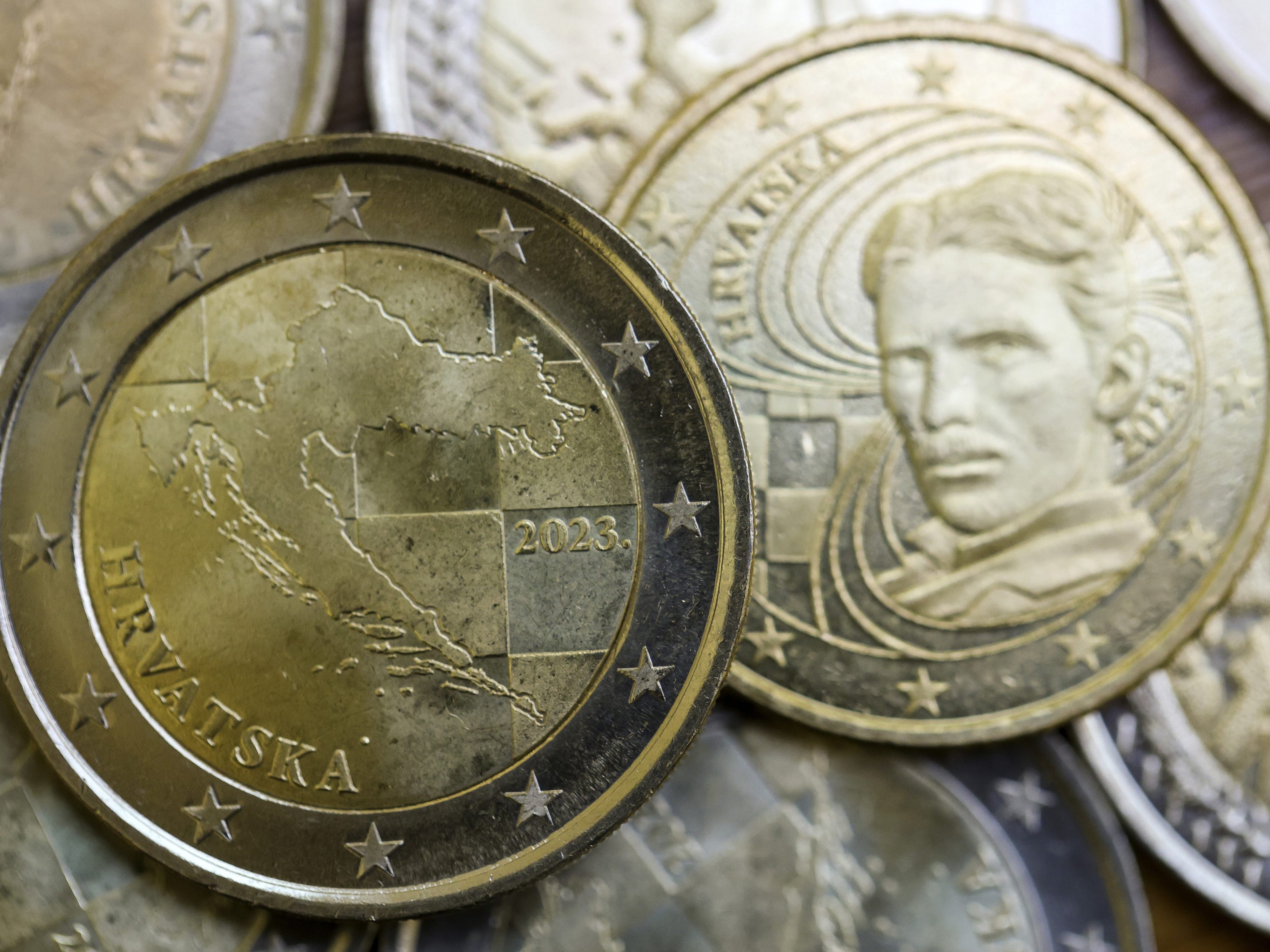 Kritik an Preiserhöhungen nach der Euro-Einführung gibt es in Kroatien. Kritik an Preiserhöhungen nach der Euro-Einführung gibt es in Kroatien.