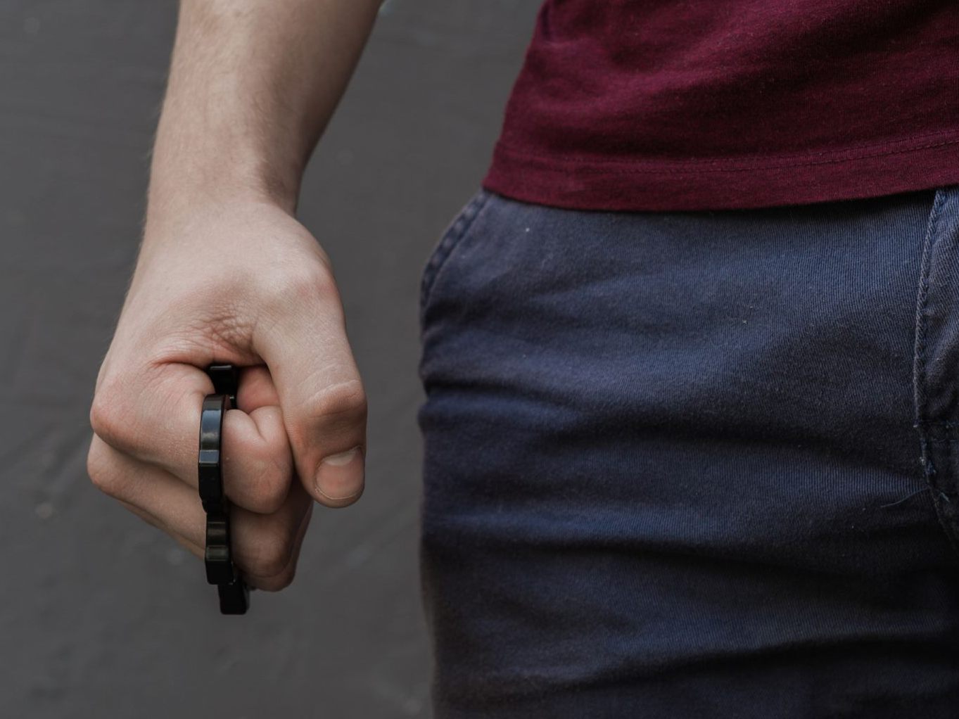 Der 52-Jährige wurde mit einem Schlagring verletzt. Der 52-Jährige wurde mit einem Schlagring verletzt.
