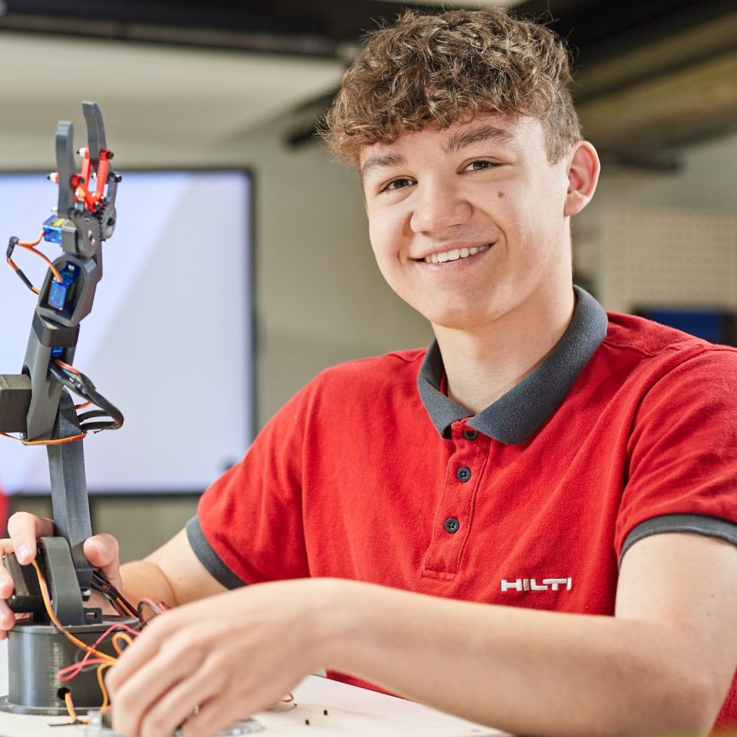 Eine Bilanz, über die sich auch der erst 2023 ernannte neue CEO der Hilti Group, Jahangir Doongaji, freuen dürfte.