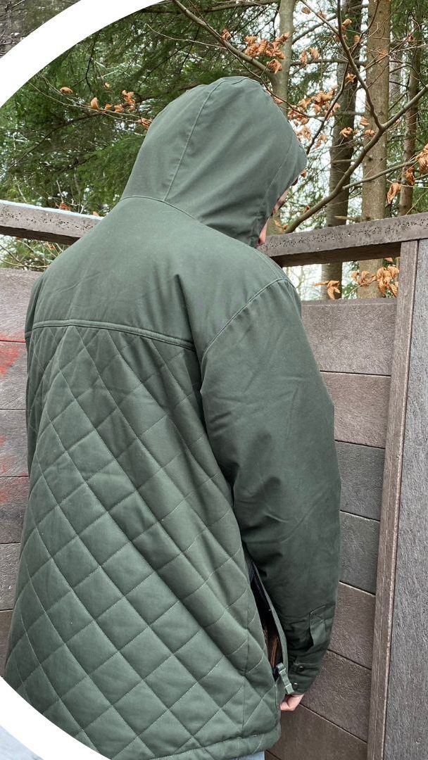 In einer Rheintalgemeinde geht es abends beim Spielplatz heiß her.