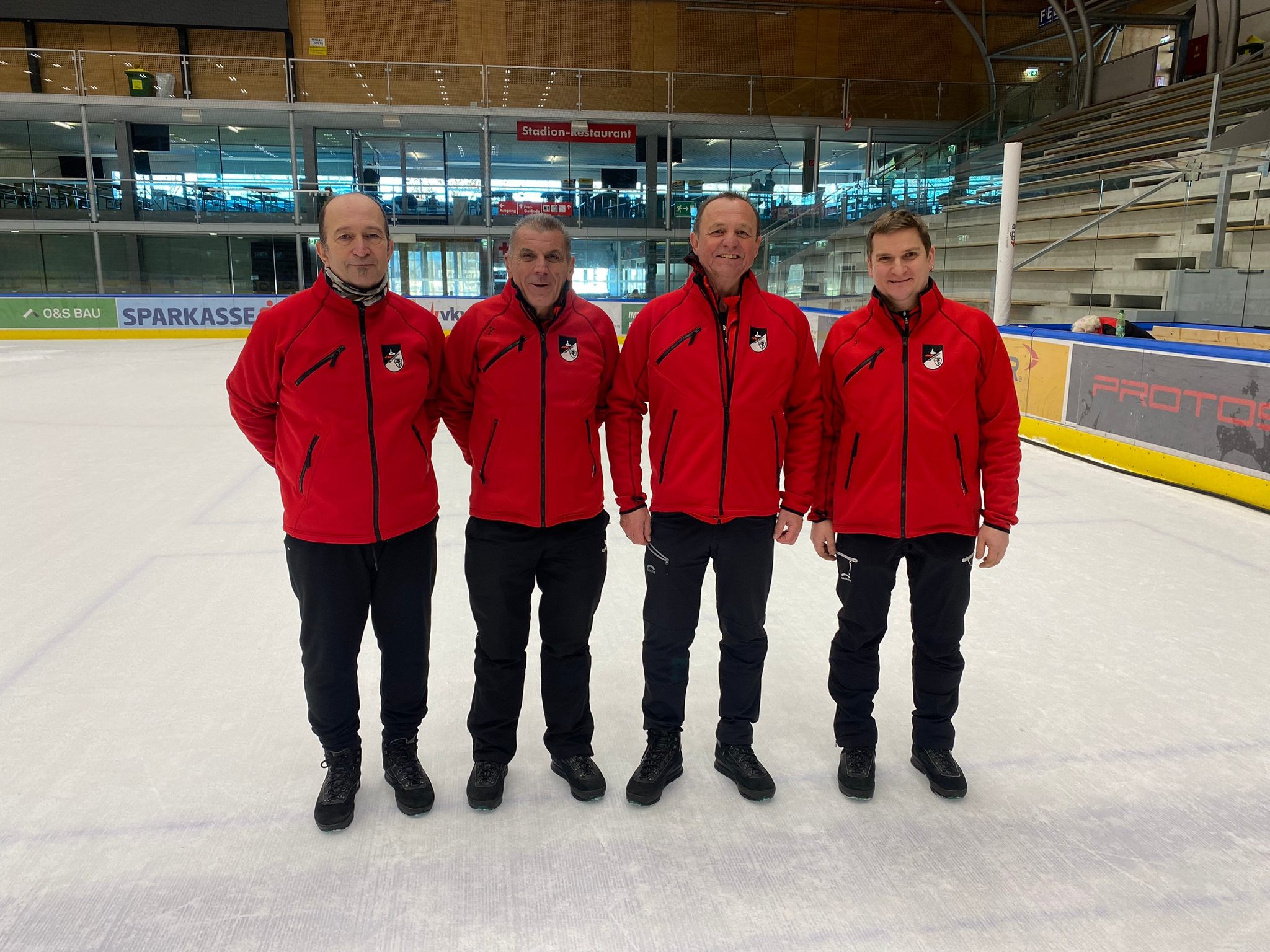 (Die Stocksportler aus Bludenz: Jürgen Juriatti, Raimund Walch, Obmann Josef Gruber und Sportwart Vinzenz Zech) (Die Stocksportler aus Bludenz: Jürgen Juriatti, Raimund Walch, Obmann Josef Gruber und Sportwart Vinzenz Zech)