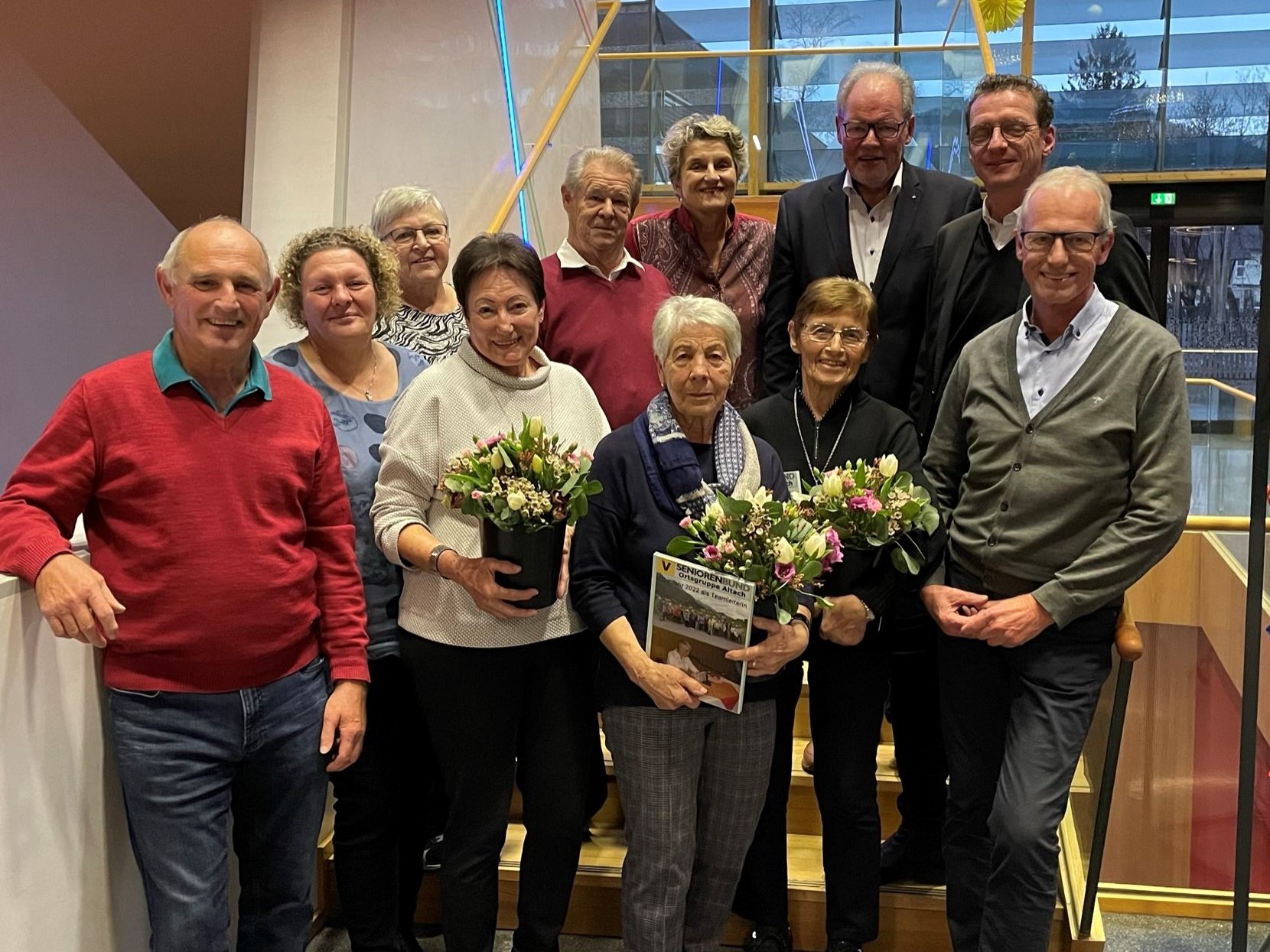 Der Vorstand mit dem neuen Obmann Hermann Begle, Landesobmann Werner Huber und Bürgermeister Markus Giesinger