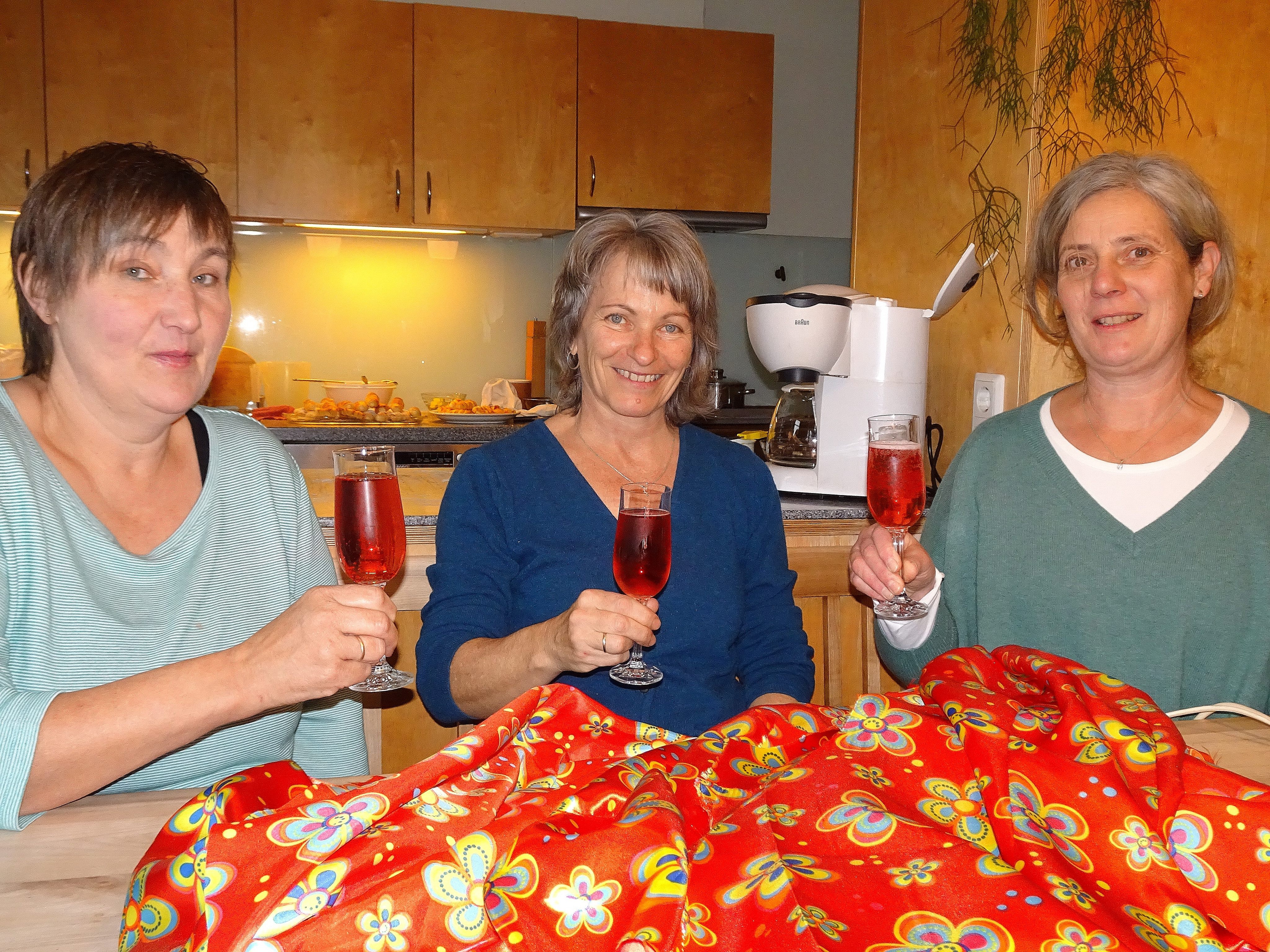 Die Organisatorinnen vom Bäuerinnen Kaffeekränzle freuen sich auf viele Frauen, die wieder einmal eine unbeschwerte Auszeit genießen möchten.