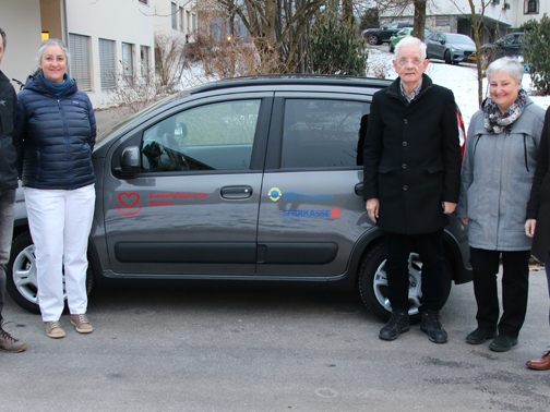 v.l.n.r.: Thomas Beck - Präsident Lions Club Bludenz, DGKP Isabella Grass, Hans Mayr - Obmann Krankenpflegeverein, Petra Bachmann - Pflegedienstleitung KPV, Thomas Schreiber - Vorstandsdirektor Sparkasse Bludenz. v.l.n.r.: Thomas Beck - Präsident Lions Club Bludenz, DGKP Isabella Grass, Hans Mayr - Obmann Krankenpflegeverein, Petra Bachmann - Pflegedienstleitung KPV, Thomas Schreiber - Vorstandsdirektor Sparkasse Bludenz.