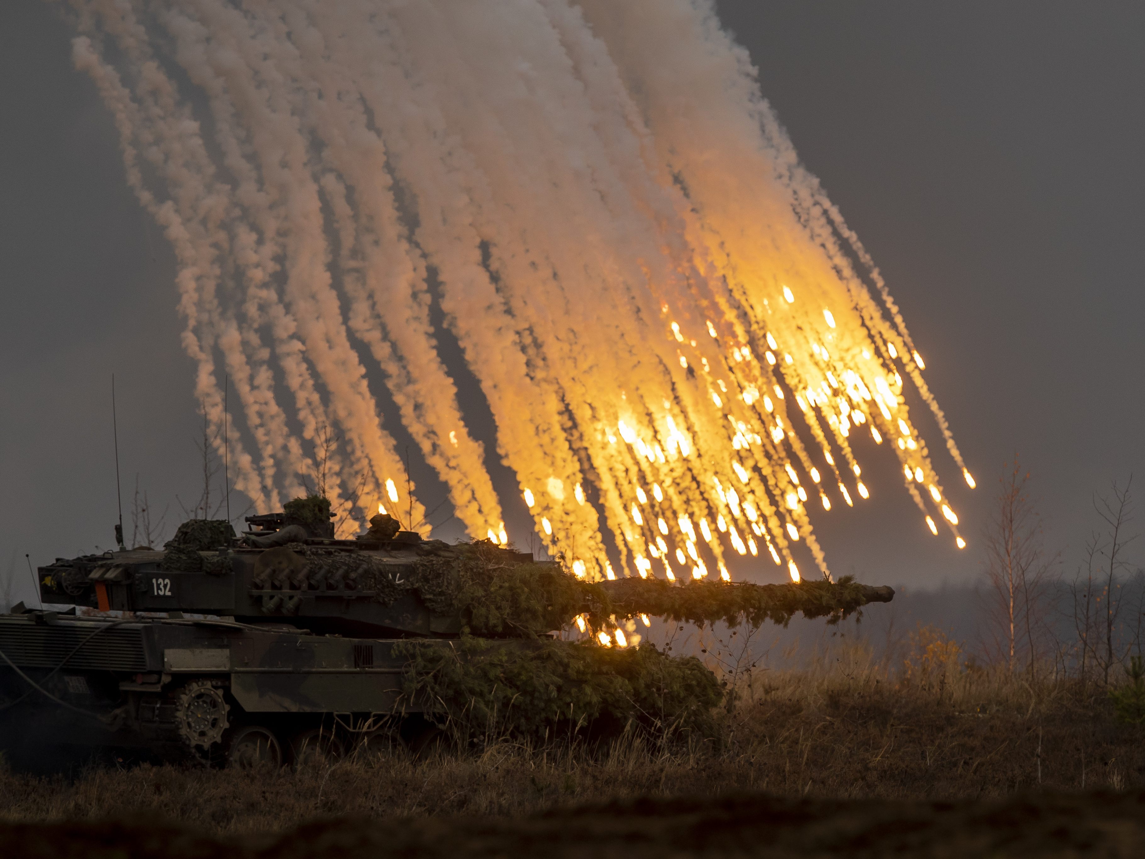 Kreise: Deutschland liefert Leopard-Kampfpanzer an die Ukraine. Kreise: Deutschland liefert Leopard-Kampfpanzer an die Ukraine.
