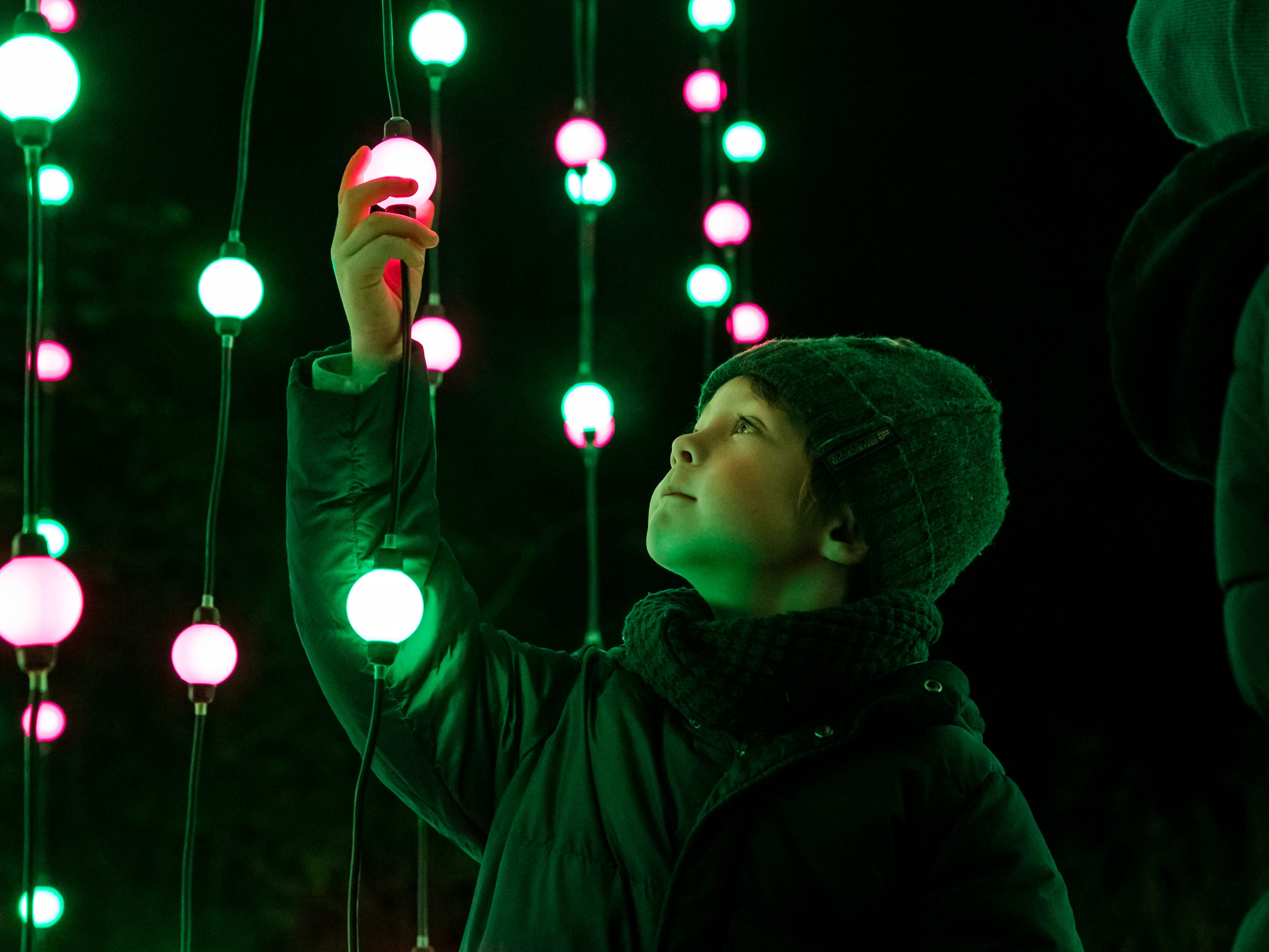 Der Illumina Lichtergarten bei Schloss Laxenburg wurde bis 12. Februar 2023 verlängert. Der Illumina Lichtergarten bei Schloss Laxenburg wurde bis 12. Februar 2023 verlängert.