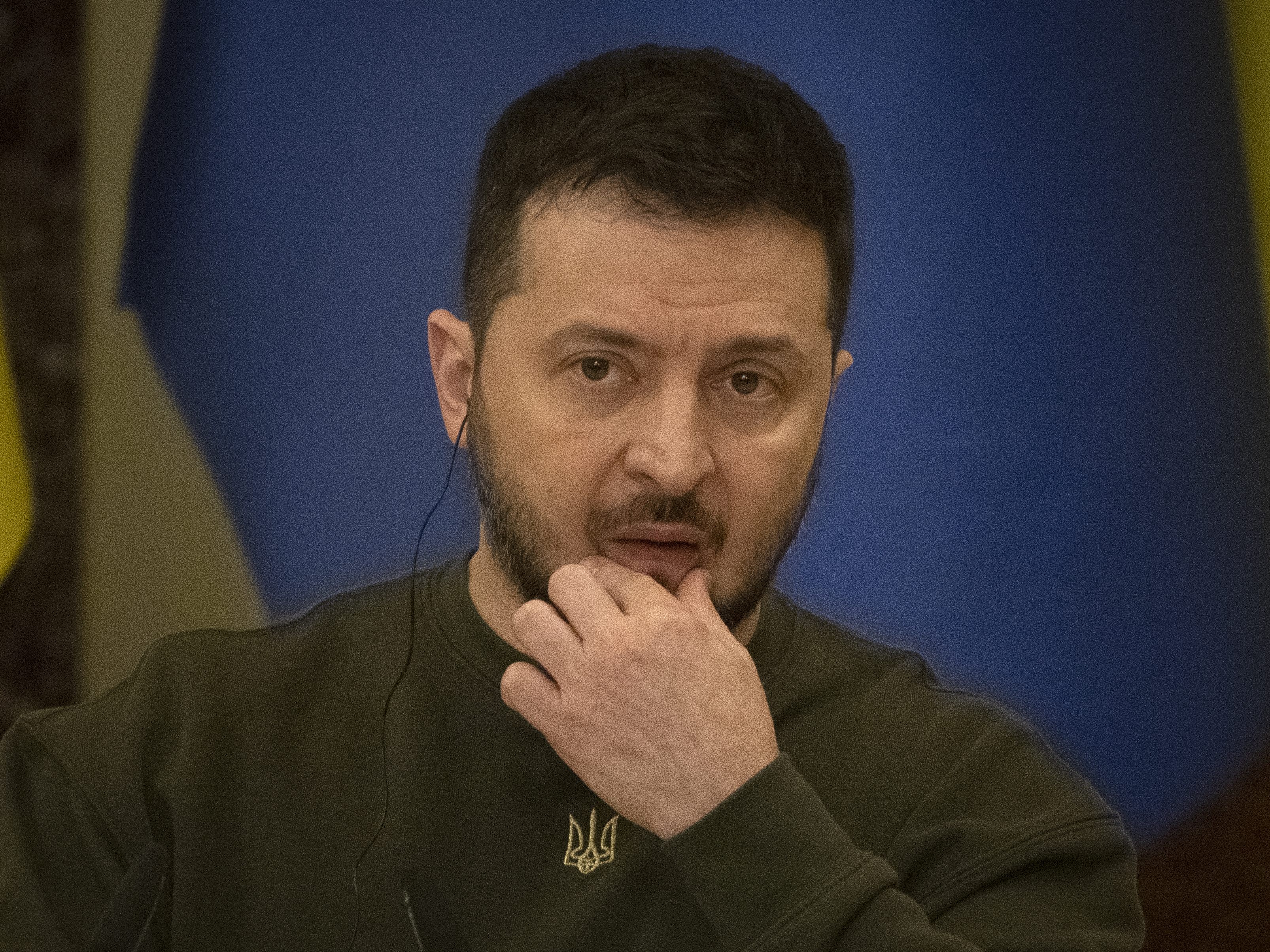 Aus einem Erlass von Selenskyj geht hervor, dass die Ukraine die russischen Leasingtöchter von Raiffeisen und Unicredit mit Sanktionen belegt hat.