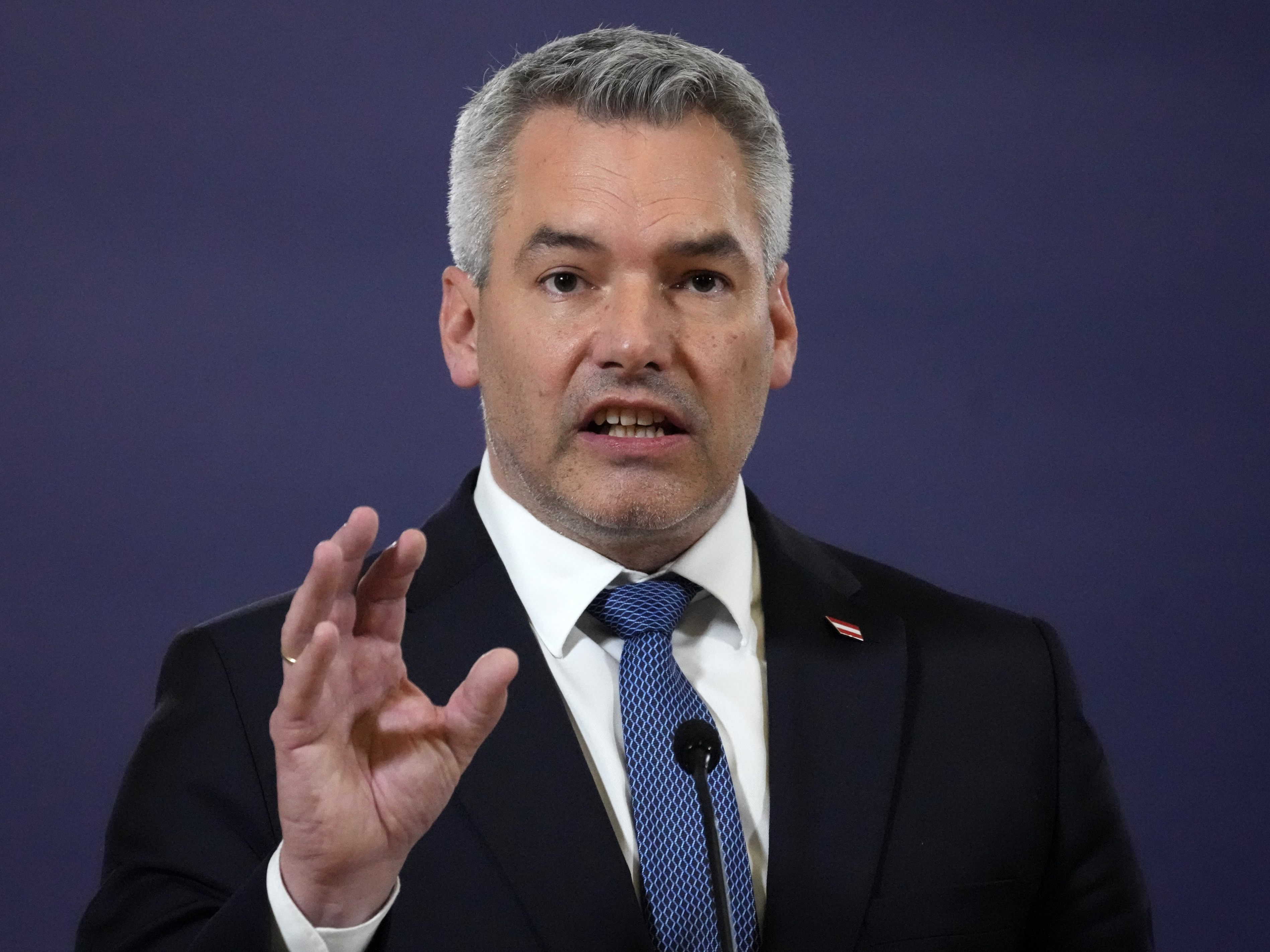 Karl Nehammer betont, dass das Schengen-Veto aufrecht bleiben wird. Karl Nehammer betont, dass das Schengen-Veto aufrecht bleiben wird.