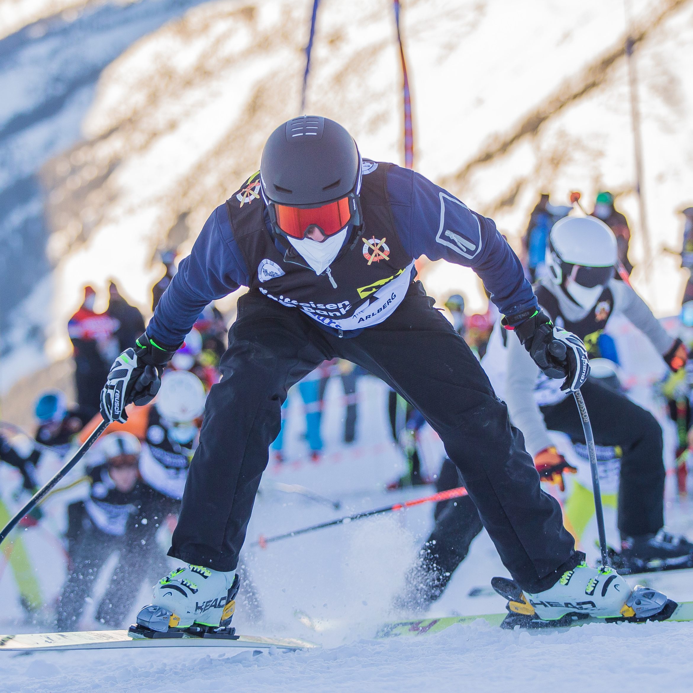 Rund 1.100 Läufer starten 2023 beim "Weißen Ring" in Lech - 2022 (Bild) fand das Rennen noch unter Corona-Maßnahmen statt.