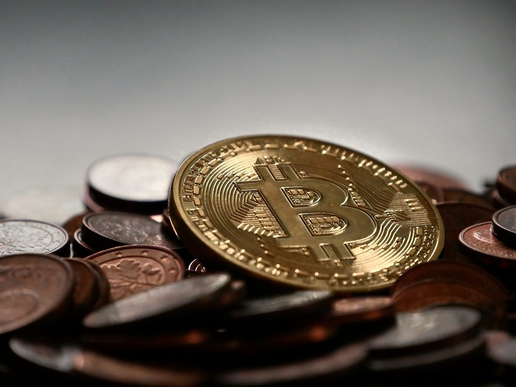 Ein Vater-Sohn-Duo verursachte mit Bitcoin-Betrug einen Schaden von 13 Millionen Euro. Ein Vater-Sohn-Duo verursachte mit Bitcoin-Betrug einen Schaden von 13 Millionen Euro.