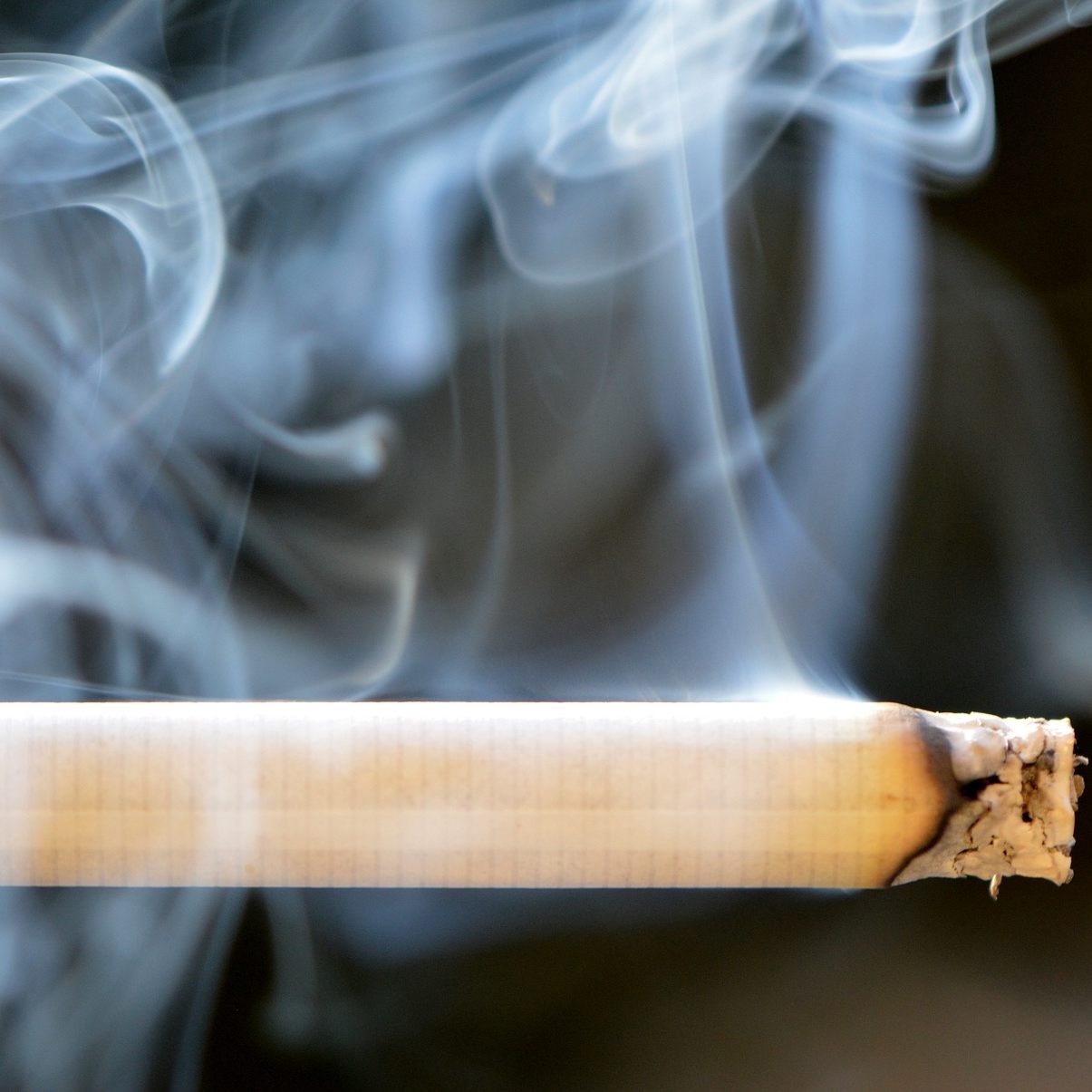 So viel kostet das Rauchen einen Menschen wirklich.