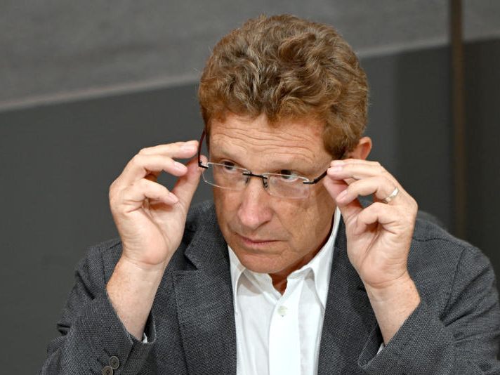 Volksanwalt Bernhard Achitz (SPÖ) sieht bei der Heimofperrente weiteren Änderungsbedarf. Volksanwalt Bernhard Achitz (SPÖ) sieht bei der Heimofperrente weiteren Änderungsbedarf.