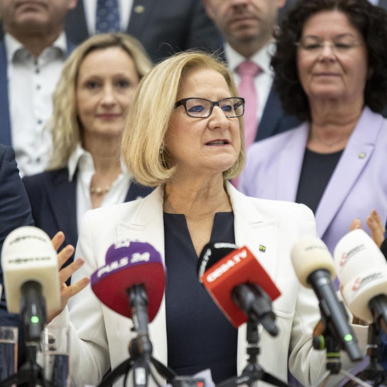 Die ÖVP will beim Wahlkampf zu den Niederösterreichischen Landtagswahlen 2023 vermehrt auf Landeshauptfrau Johanna Mikl-Leitner setzen.