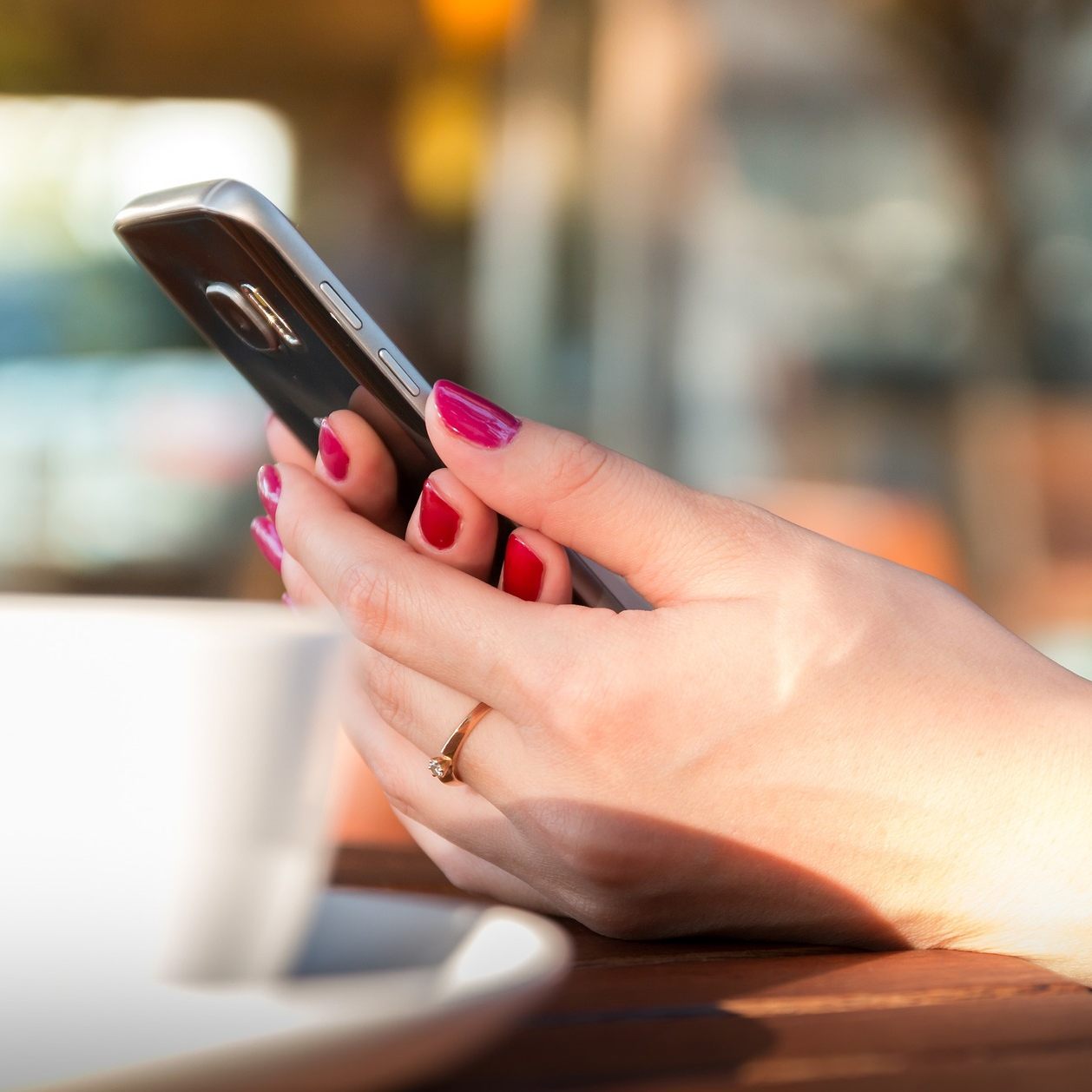 Mit diesen Tipps kann man seinen Smartphone-Konsum reduzieren.