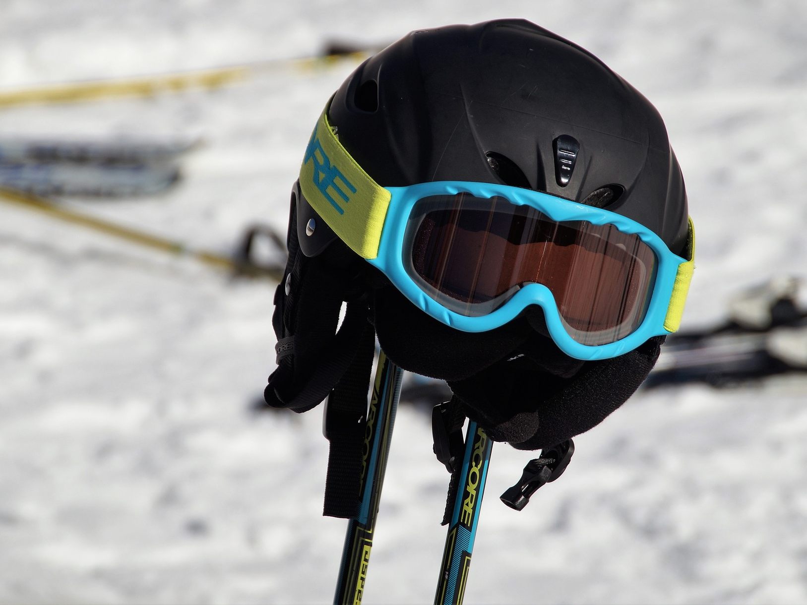 Laut einem Test des ÖAMTC ist der Schutz bei Ski- und Snowboardhelmen noch ausbaufähig.