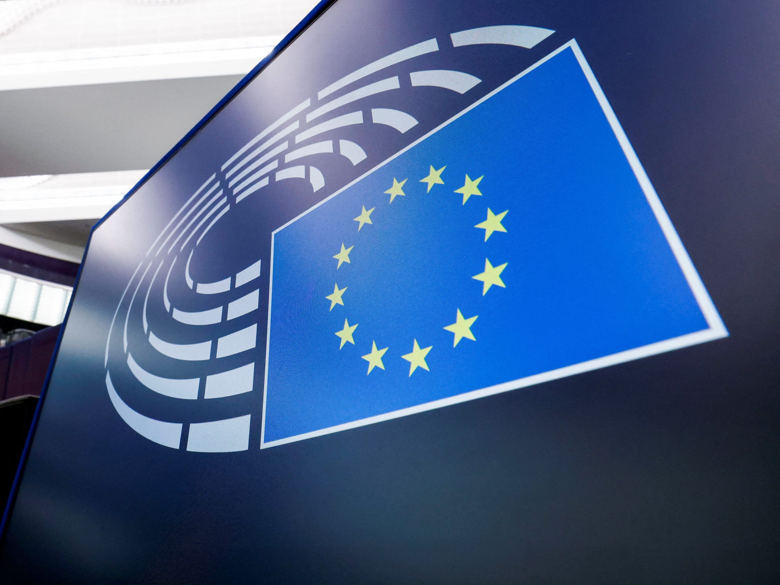 Im EU-Korruptionsskandal ist ein Verdächtiger aus der U-Haft entlassen worden. Im EU-Korruptionsskandal ist ein Verdächtiger aus der U-Haft entlassen worden.