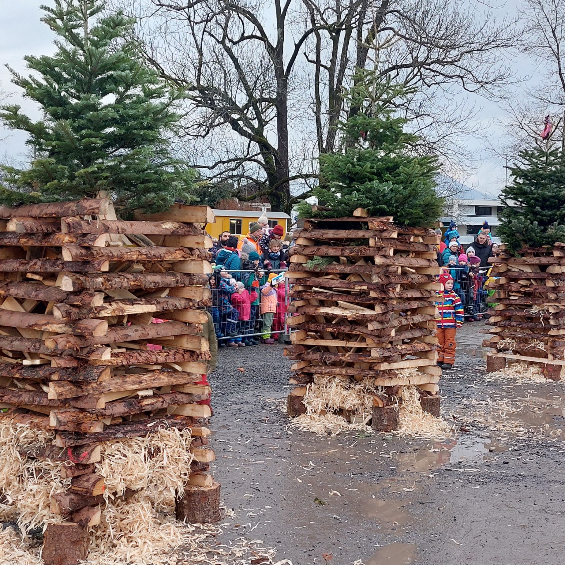 Schon längst Tradition: Gleich 3 Funkentürme für die