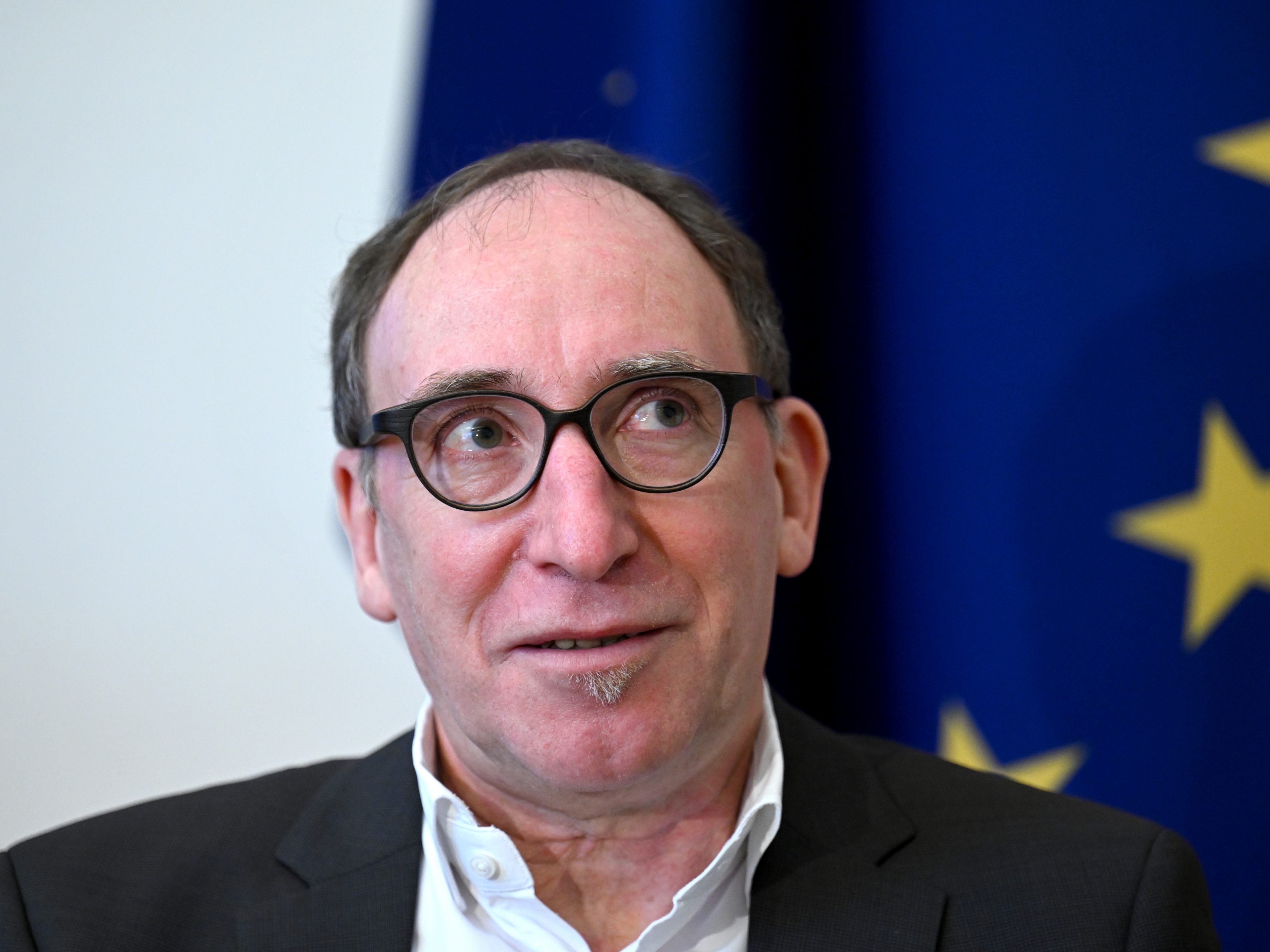 Sozialminister Johannes Rauch (Grüne) betonte, anlässlich des Jahrestages des russischen Angriffes auf dei Ukraine, dass Solidarität "wichtiger den je" sei. Sozialminister Johannes Rauch (Grüne) betonte, anlässlich des Jahrestages des russischen Angriffes auf dei Ukraine, dass Solidarität "wichtiger den je" sei.