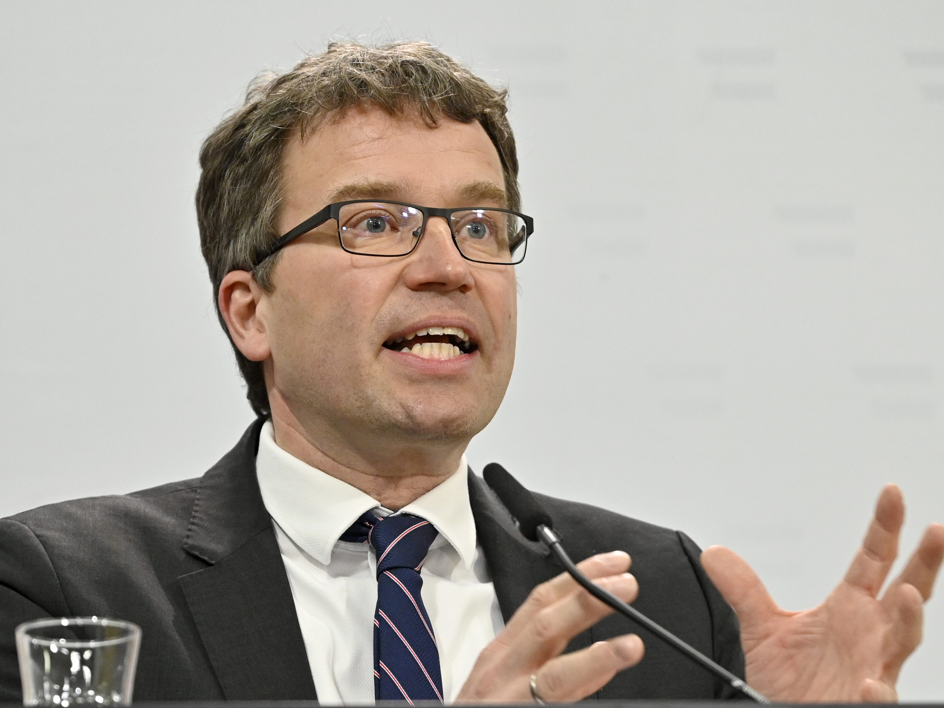 Arbeitszeitverkürzung für AMS-Chef keine taugliche Lösung. Arbeitszeitverkürzung für AMS-Chef keine taugliche Lösung.