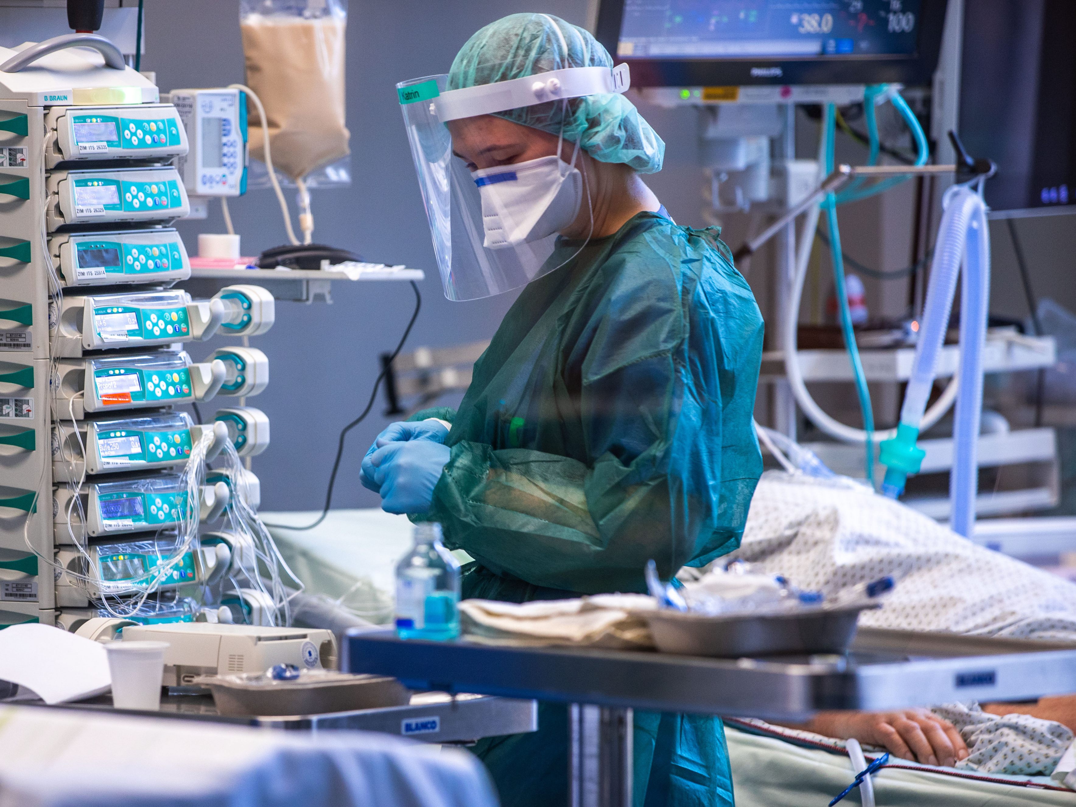 Die Zahl der Corona-Patienten in Krankenhäusern wird laut Prognose steigen. Die Zahl der Corona-Patienten in Krankenhäusern wird laut Prognose steigen.