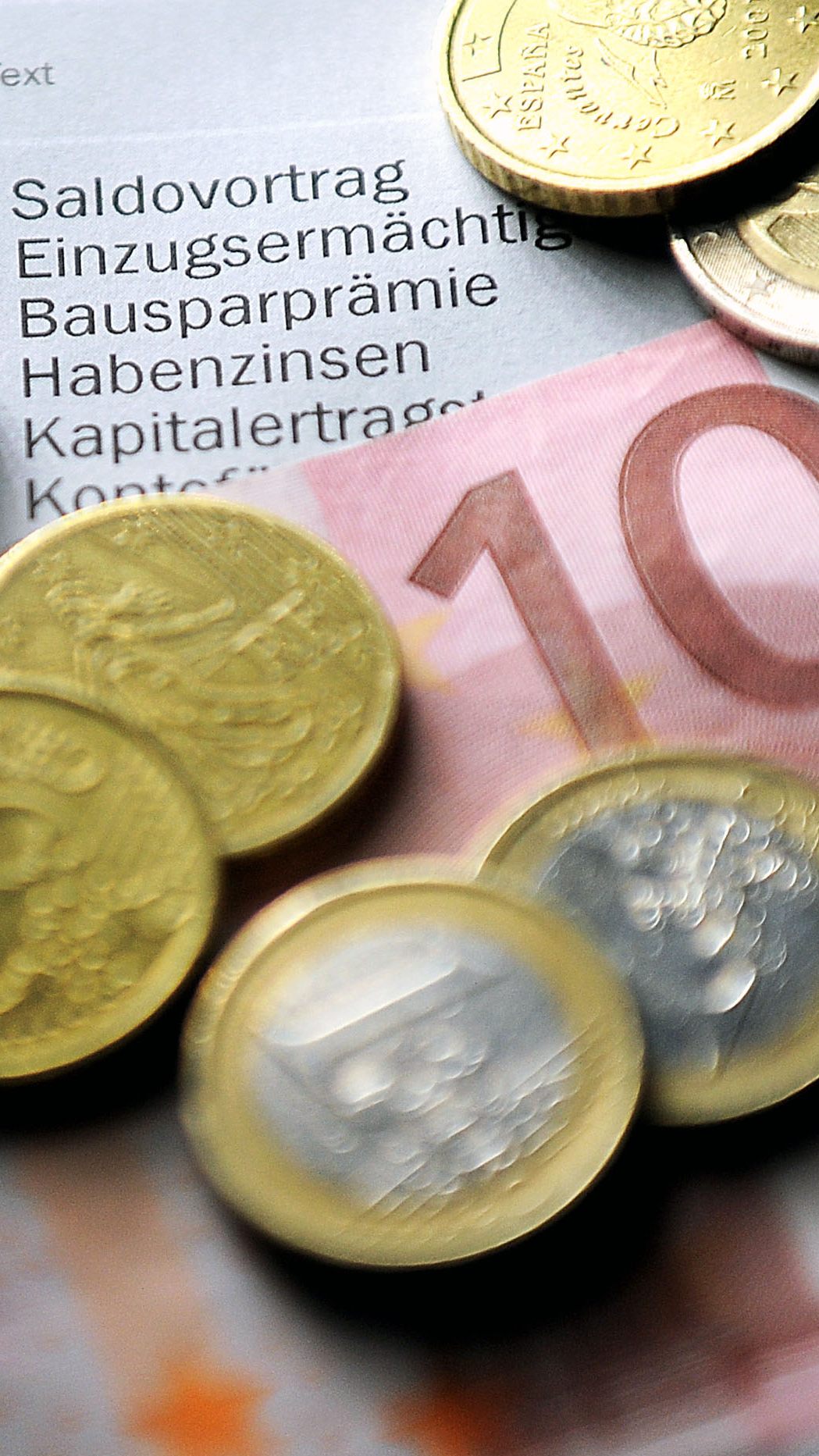 Bausparer und Sparkonten locken wieder mit höheren Zinsen.