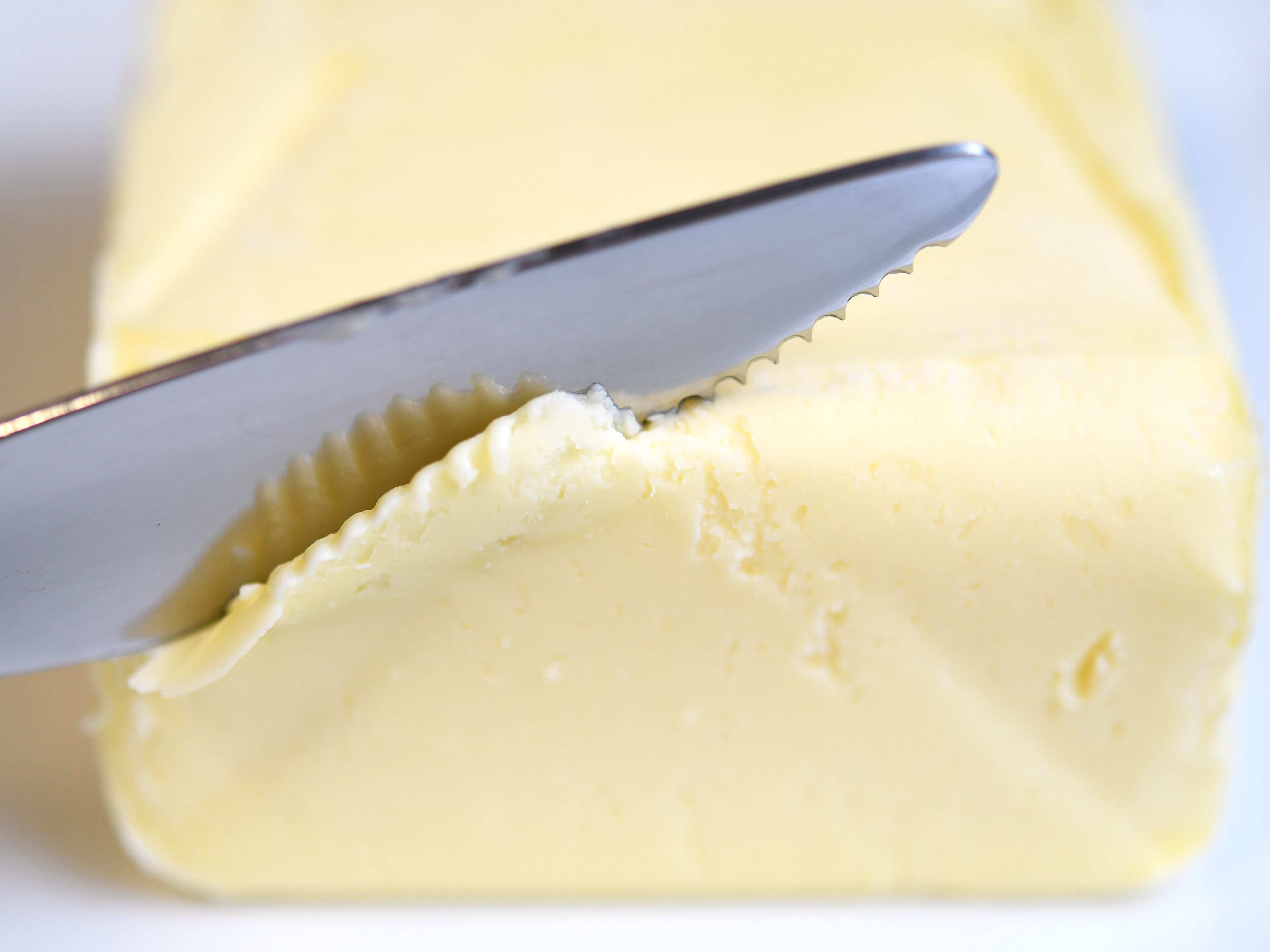 Die Butterpreise in Deutschland sinken viel deutlicher als in Österreich. Die Butterpreise in Deutschland sinken viel deutlicher als in Österreich.