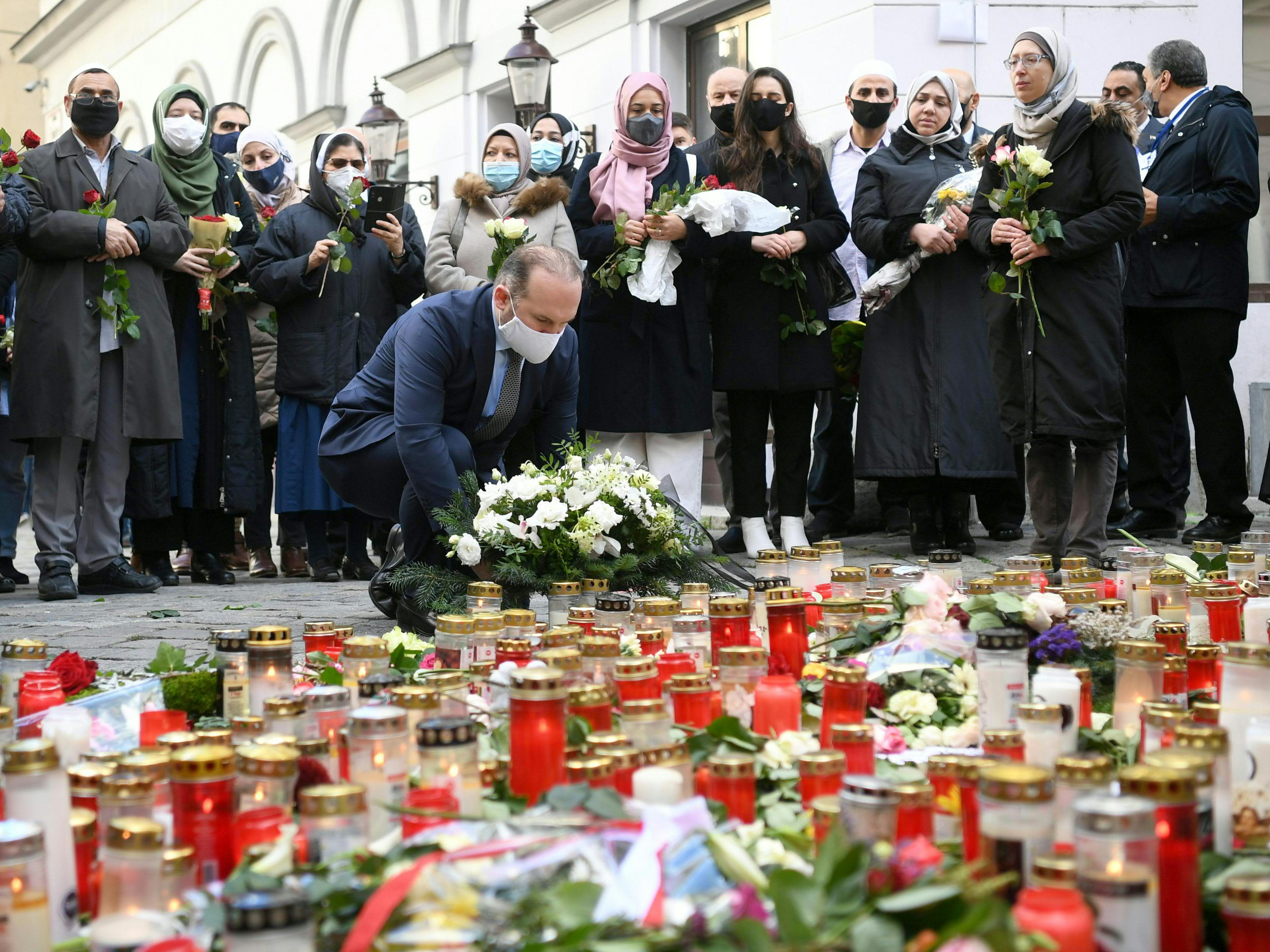 Vier Menschen wurden infolge des Anschlags getötet, zahlreiche verletzt.