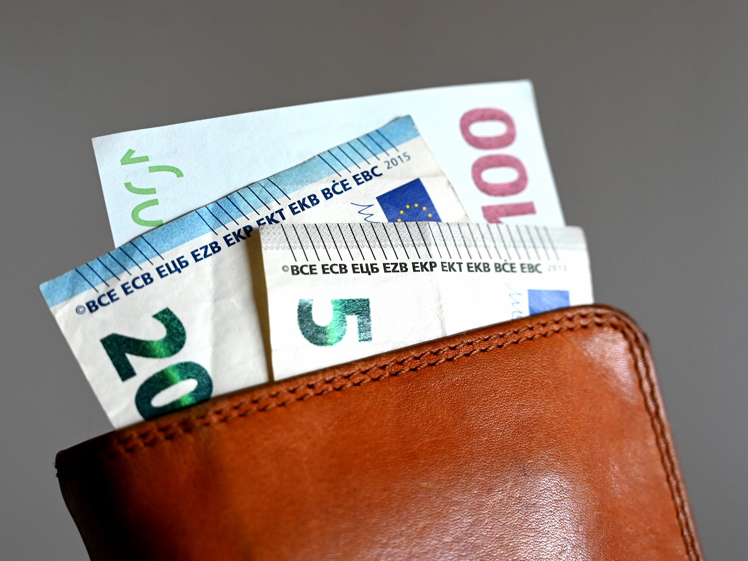 Im Schnitt 9,3 Prozent Plus gibt es im Hotel- und Gastgewerbe. Im Schnitt 9,3 Prozent Plus gibt es im Hotel- und Gastgewerbe.