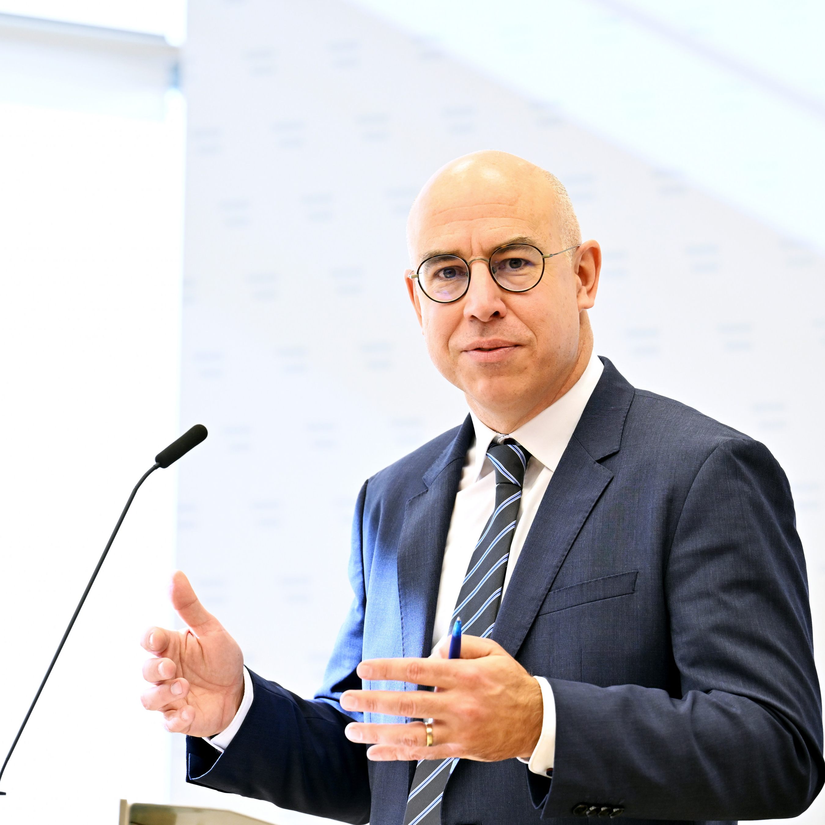 Gabriel Felbermayr sieht eine womögliche Umgehung der Russland-Sanktionen über Belarus.