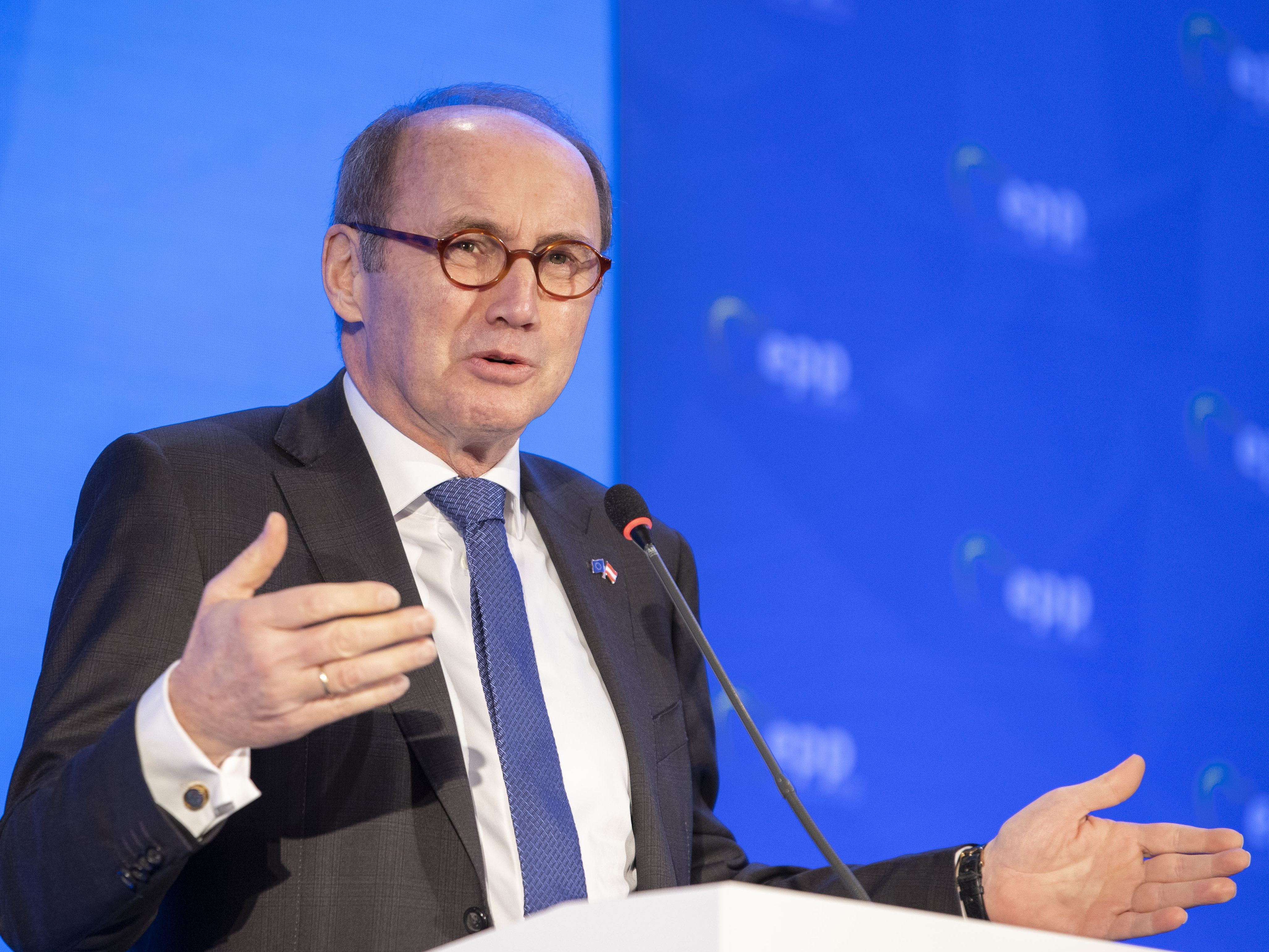 Othmar Karas fordert eine unbürokratische Aufnahme von Erdbeben-Opfern. Othmar Karas fordert eine unbürokratische Aufnahme von Erdbeben-Opfern.