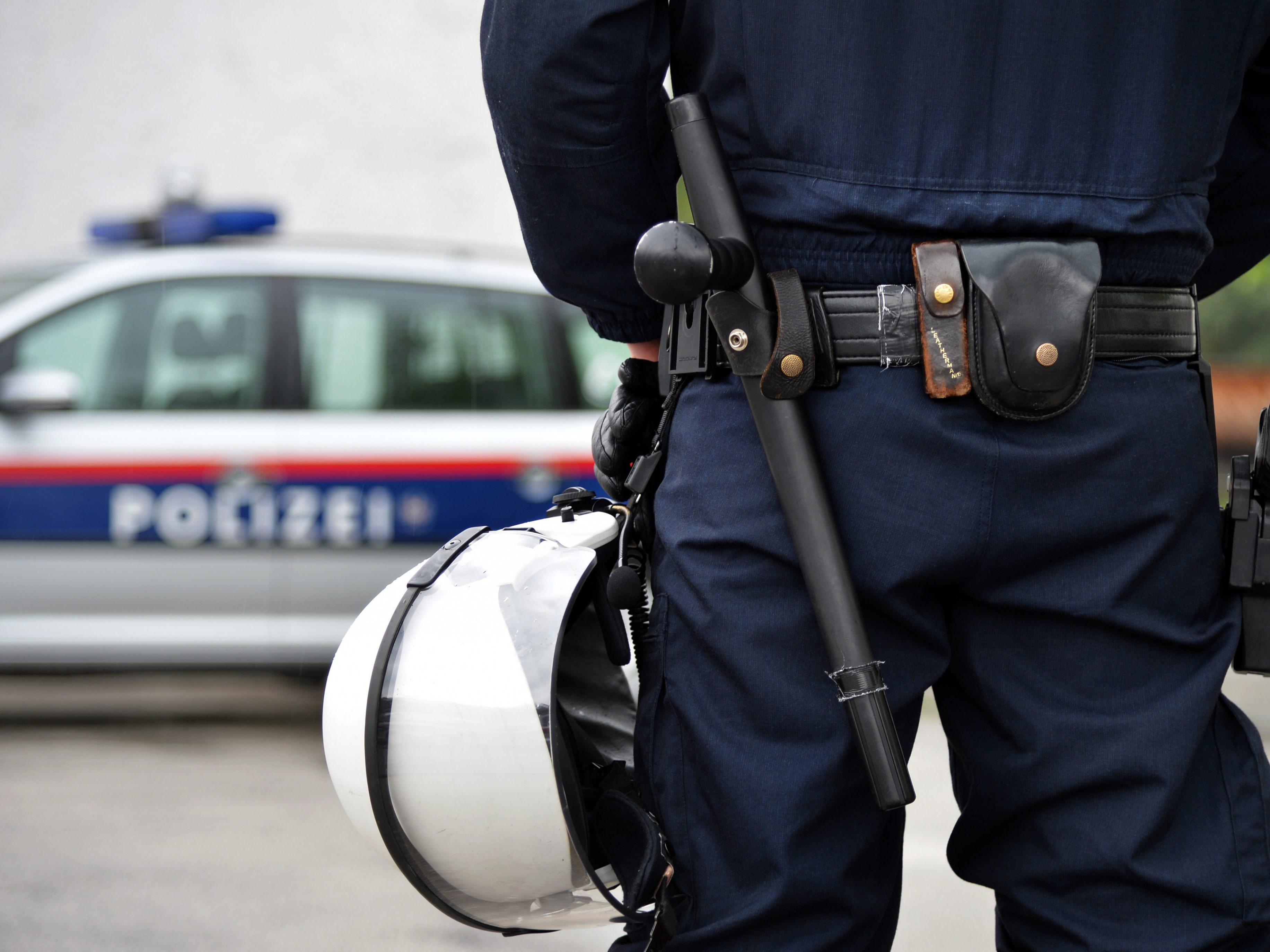Ein 30-Jähriger attackierte einen Mann in Wien-Meidling mit dem Messer.